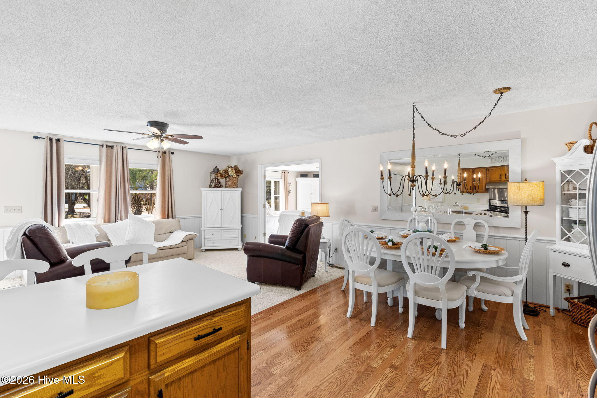 100549779 | Photo 11