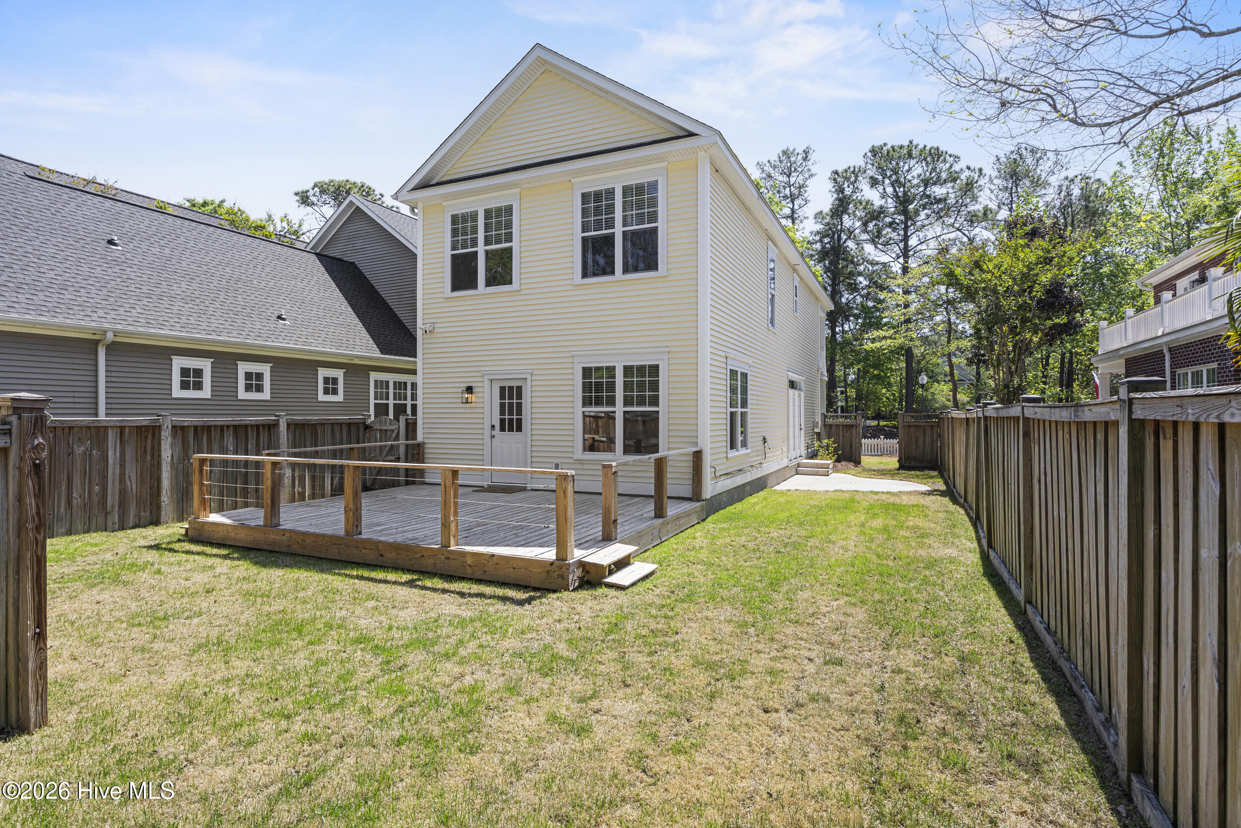 100567913 | Photo 42