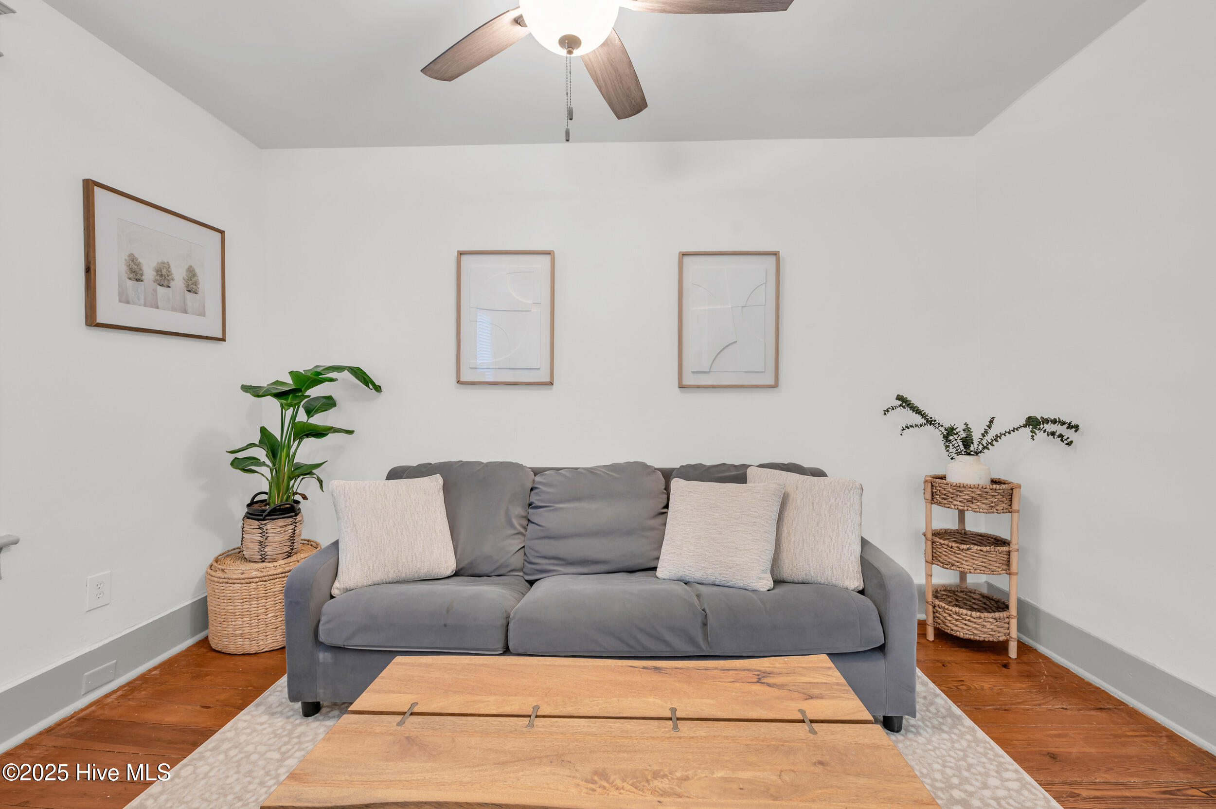 100542379 | Photo 36