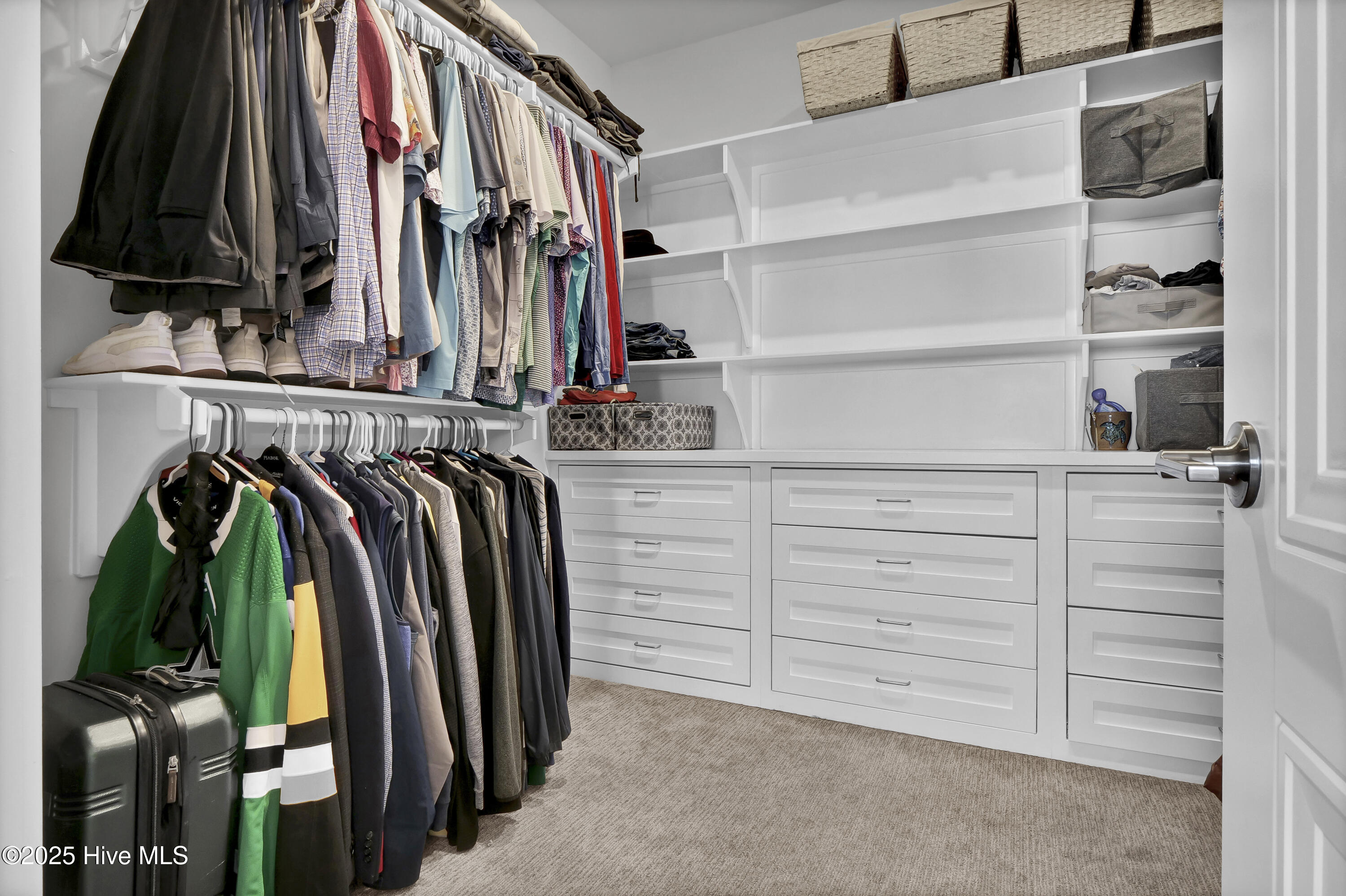 100534317 | Photo 35