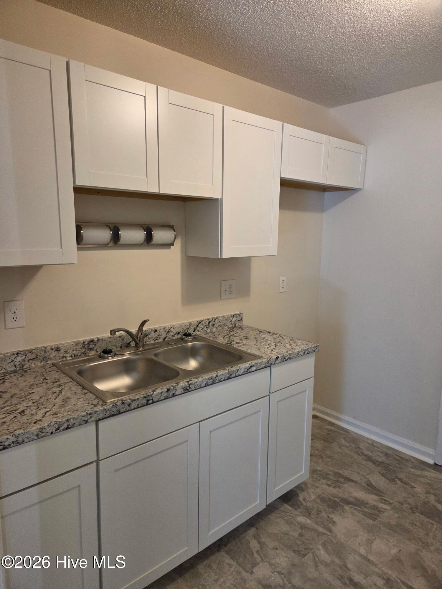 100569129 | Photo 10