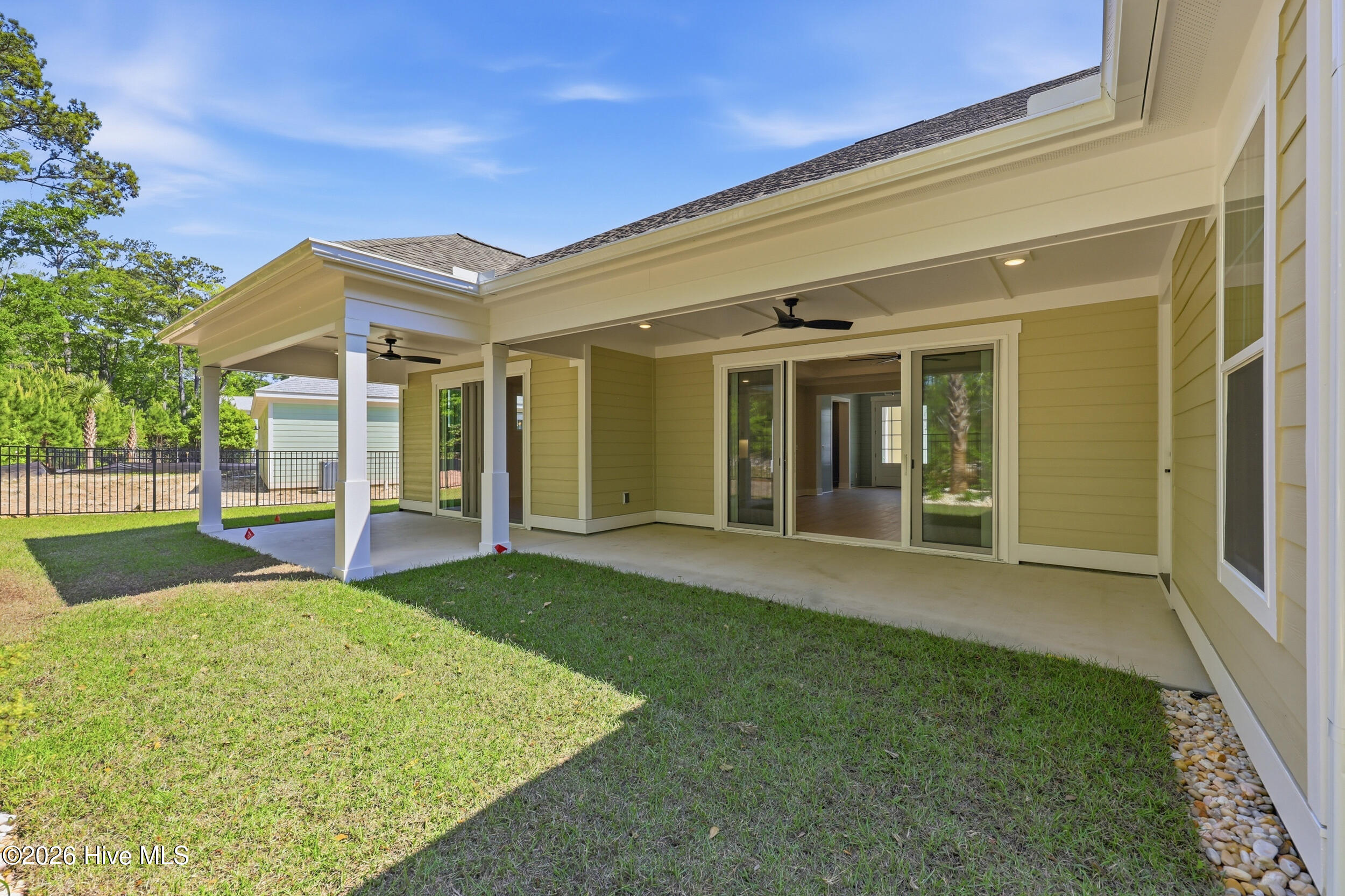 100551665 | Photo 39