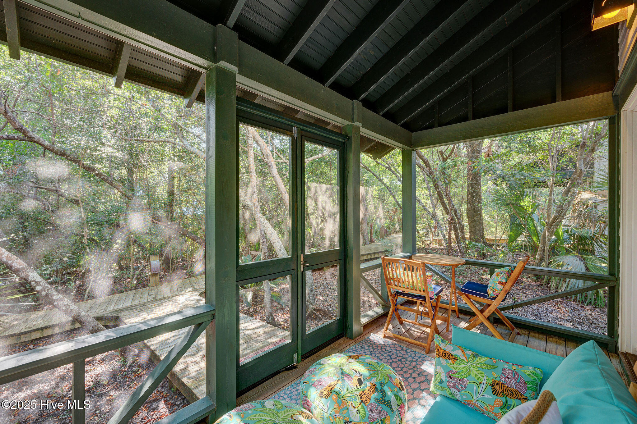 100531577 | Photo 27