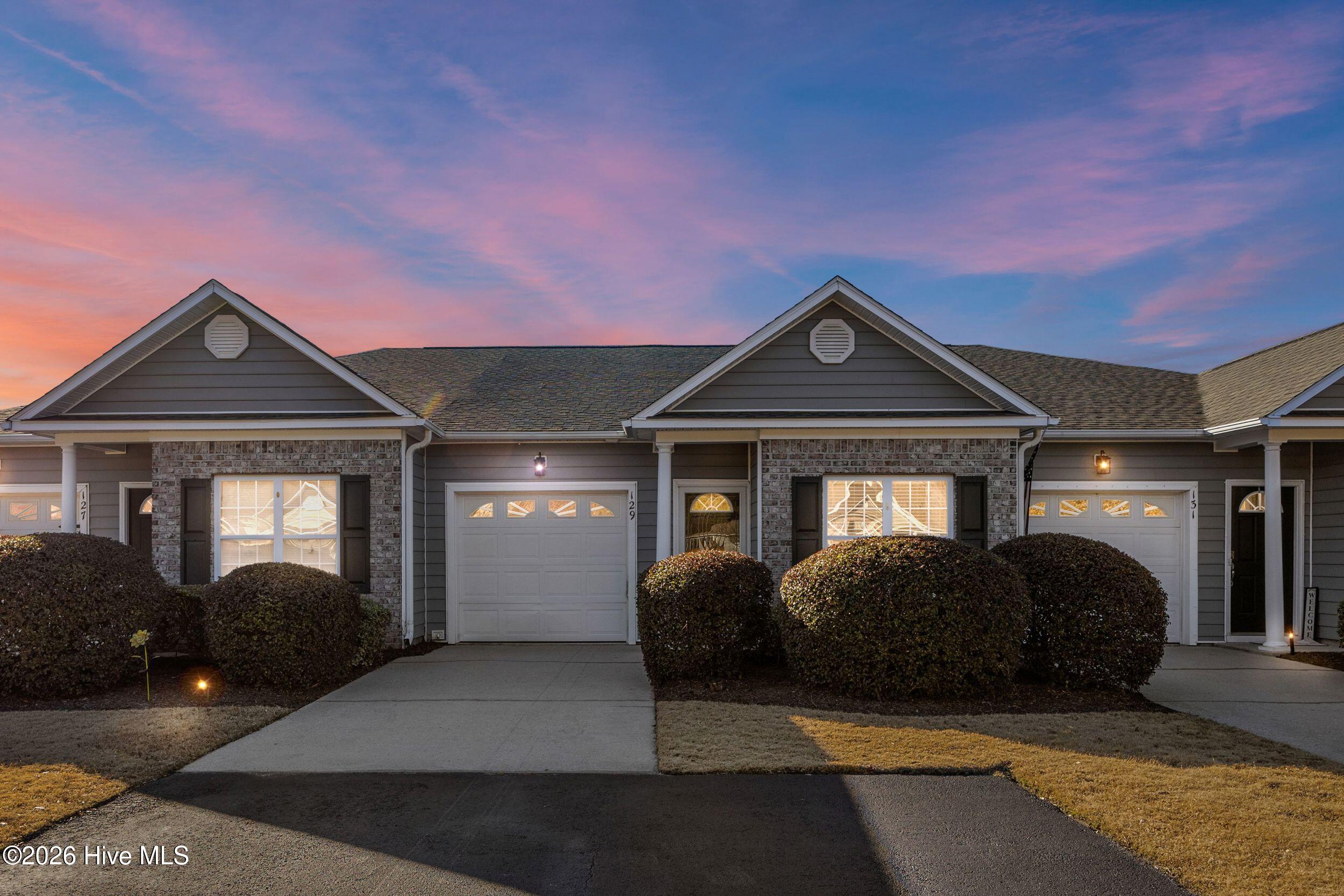 100559872 | Photo 38