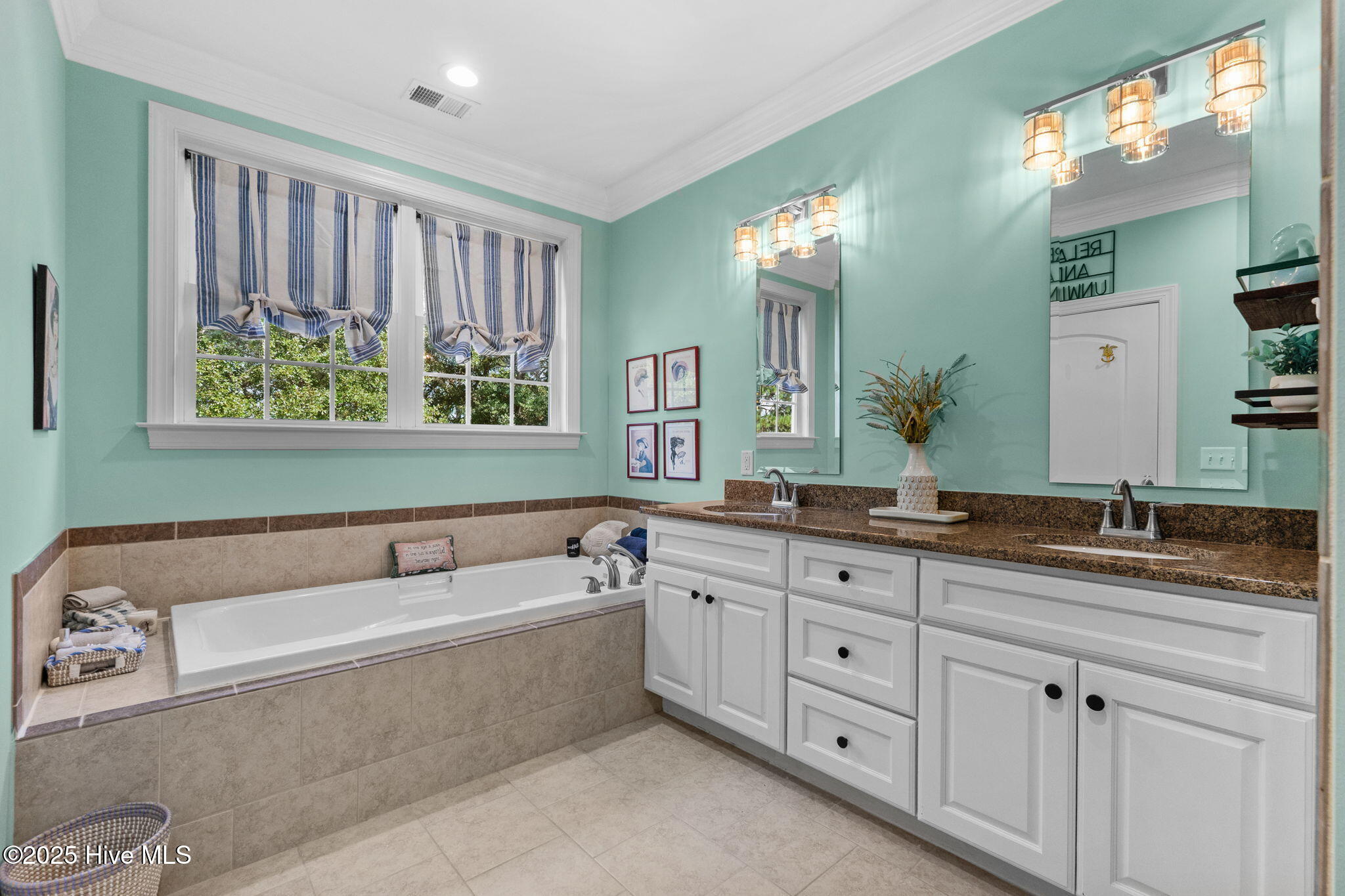 100551443 | Photo 27