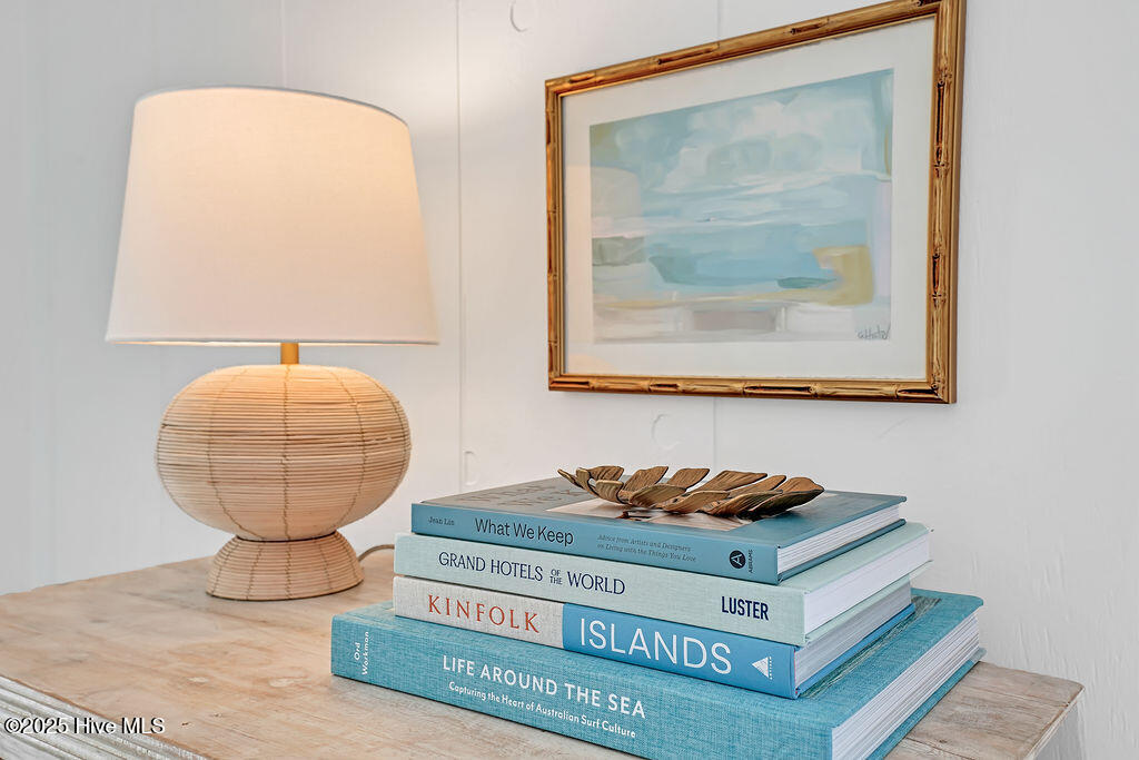 100508979 | Photo 64