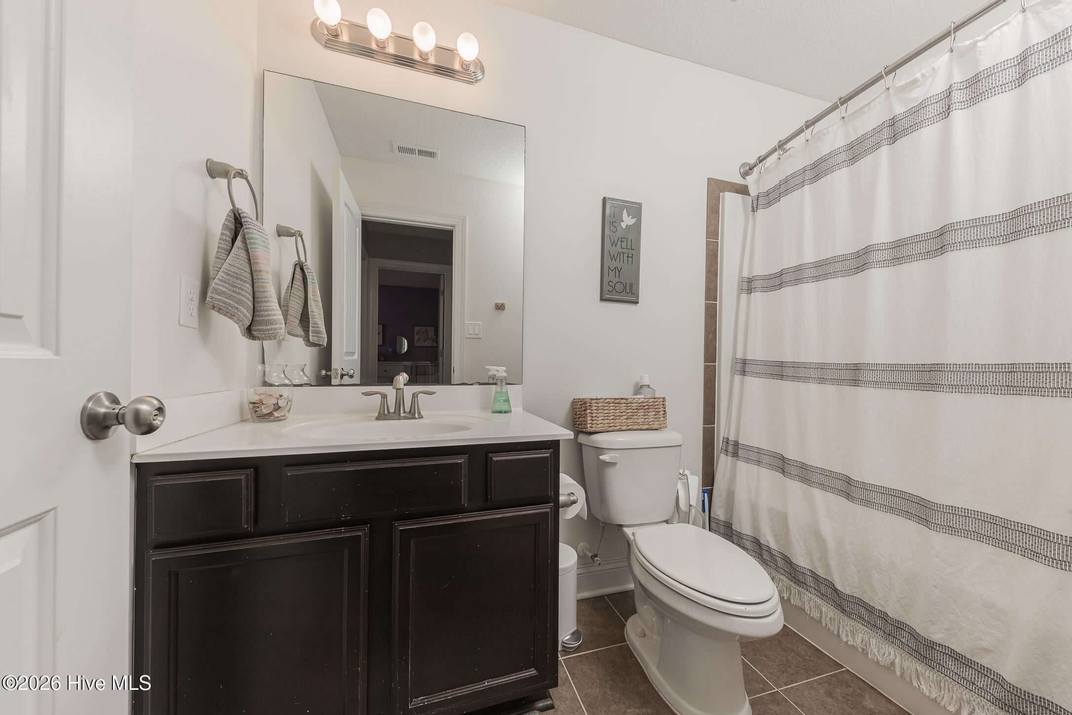 100558086 | Photo 30