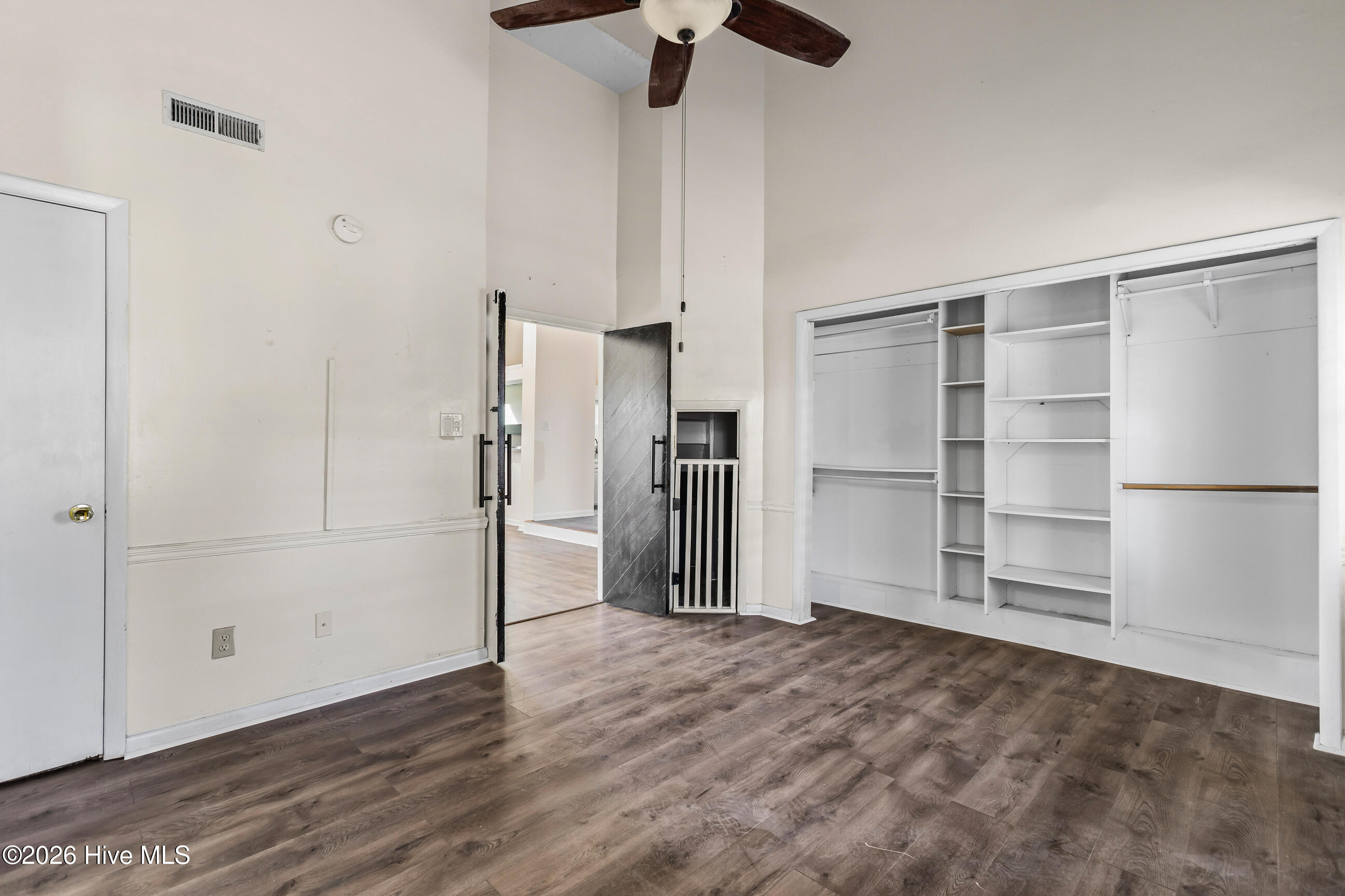 100550983 | Photo 19