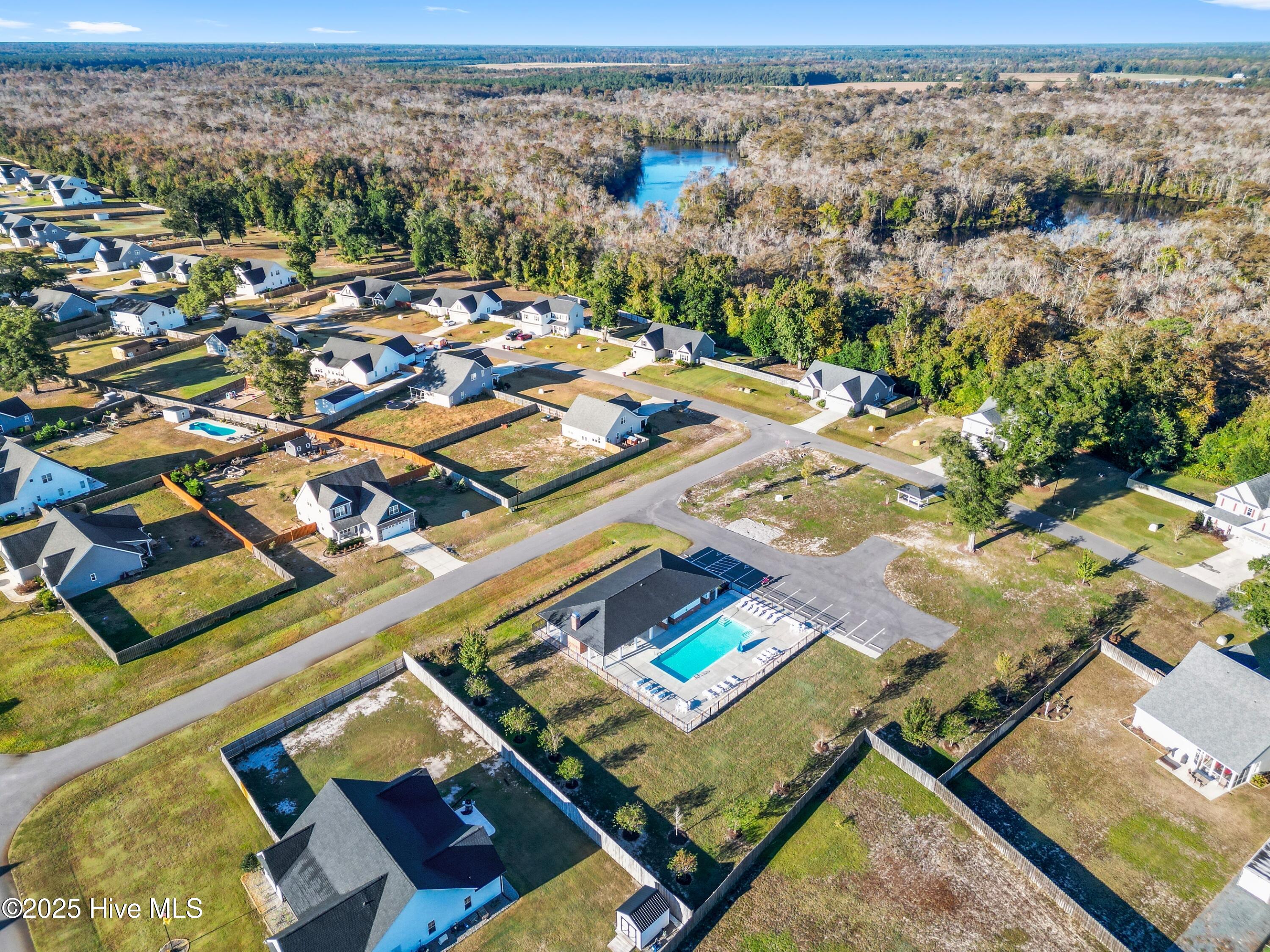 100538815 | Photo 76