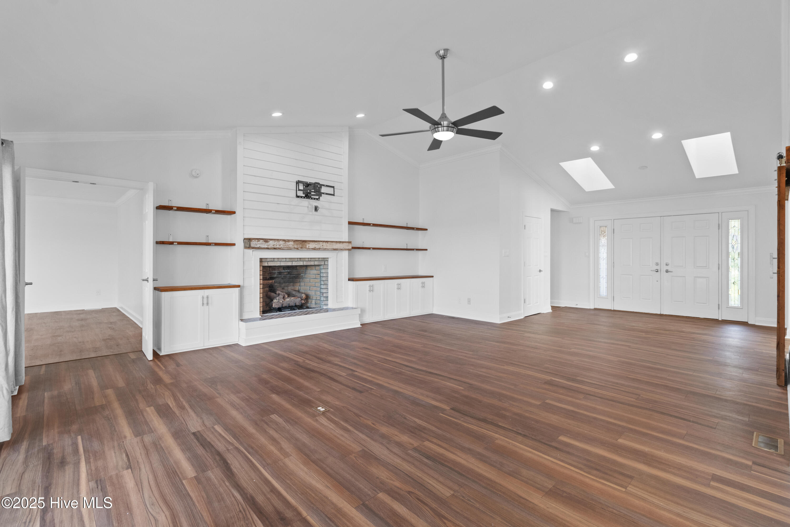 100503584 | Photo 36