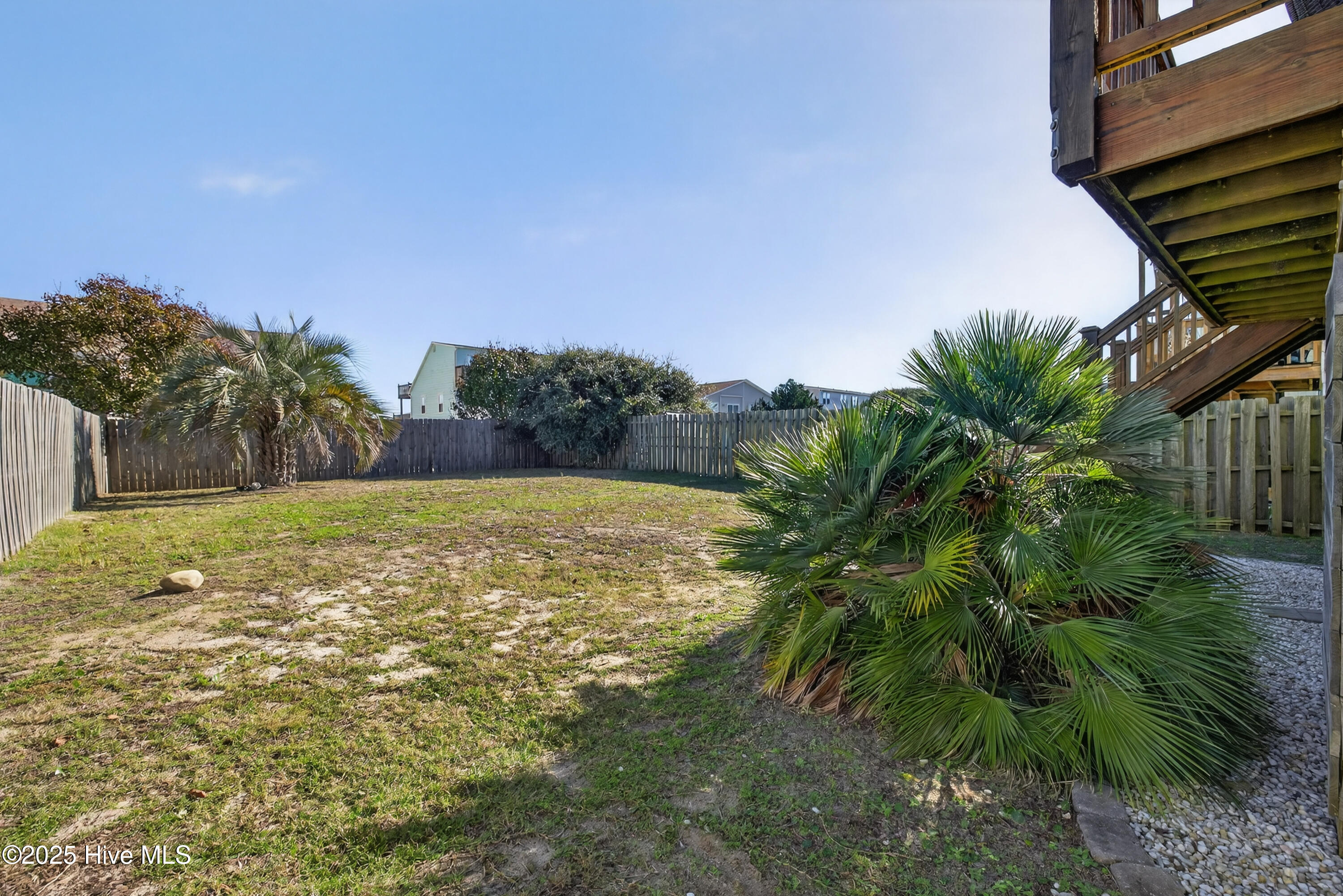 100542400 | Photo 23