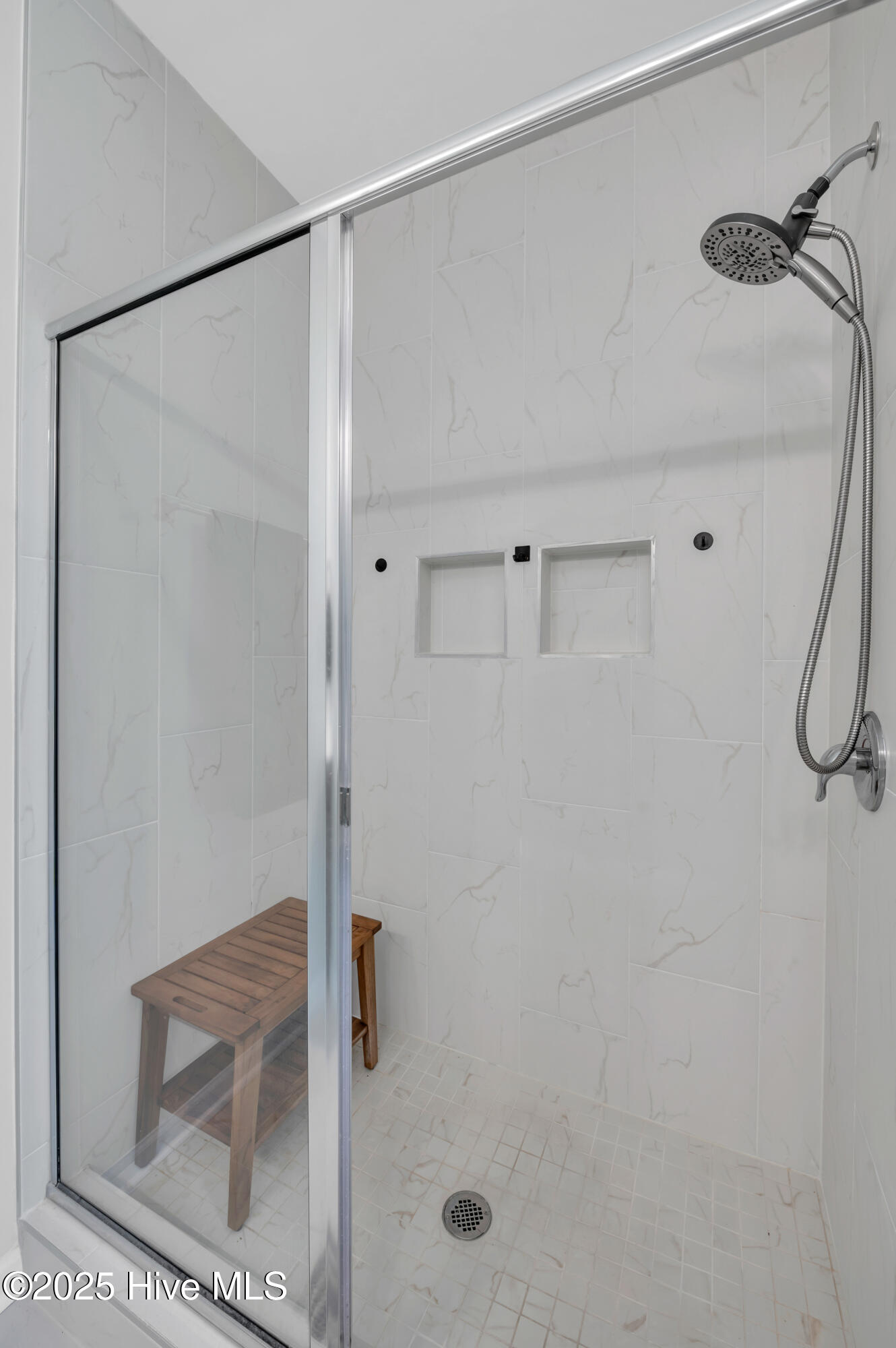 100527570 | Photo 20