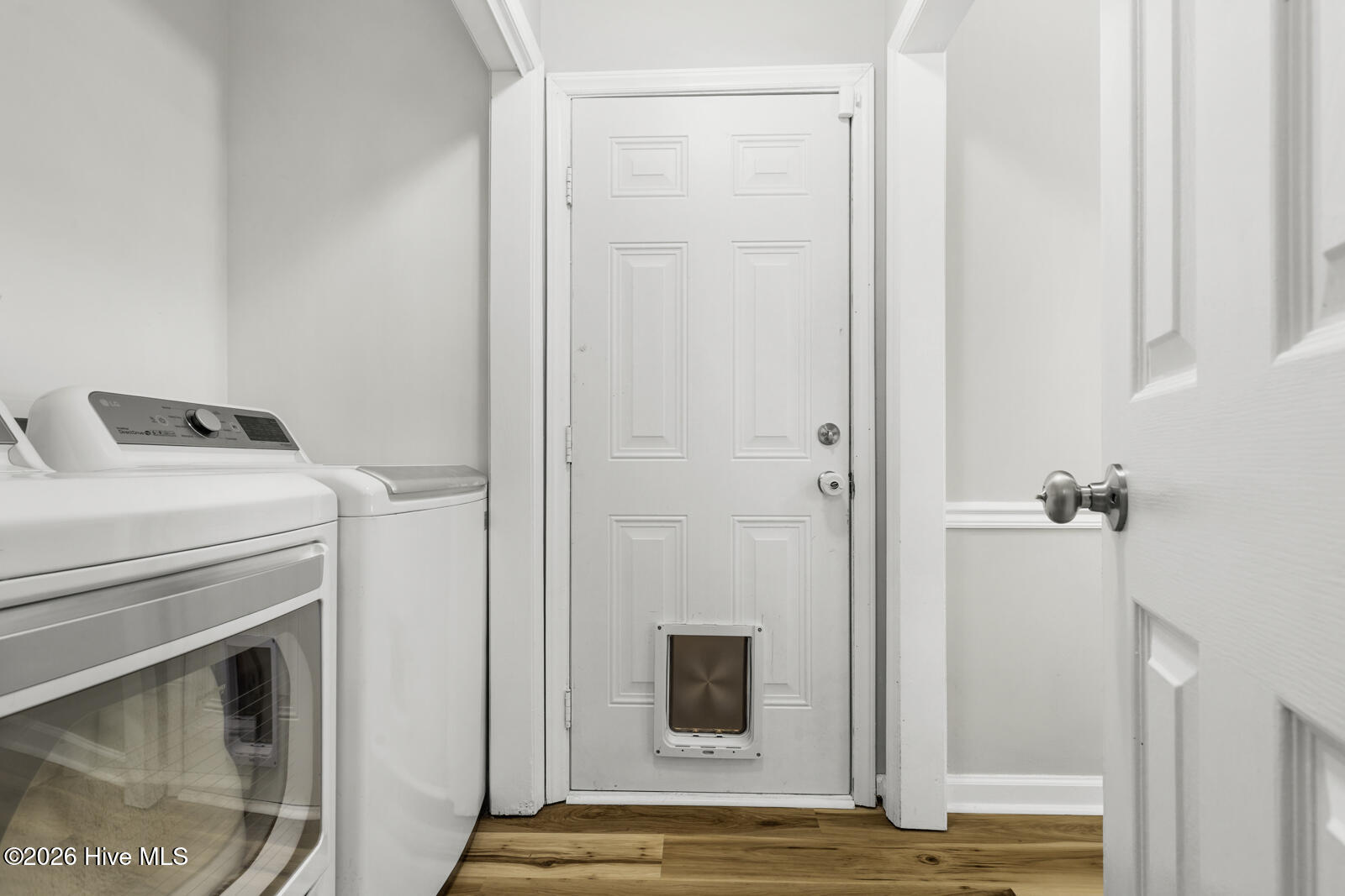 100563298 | Photo 13