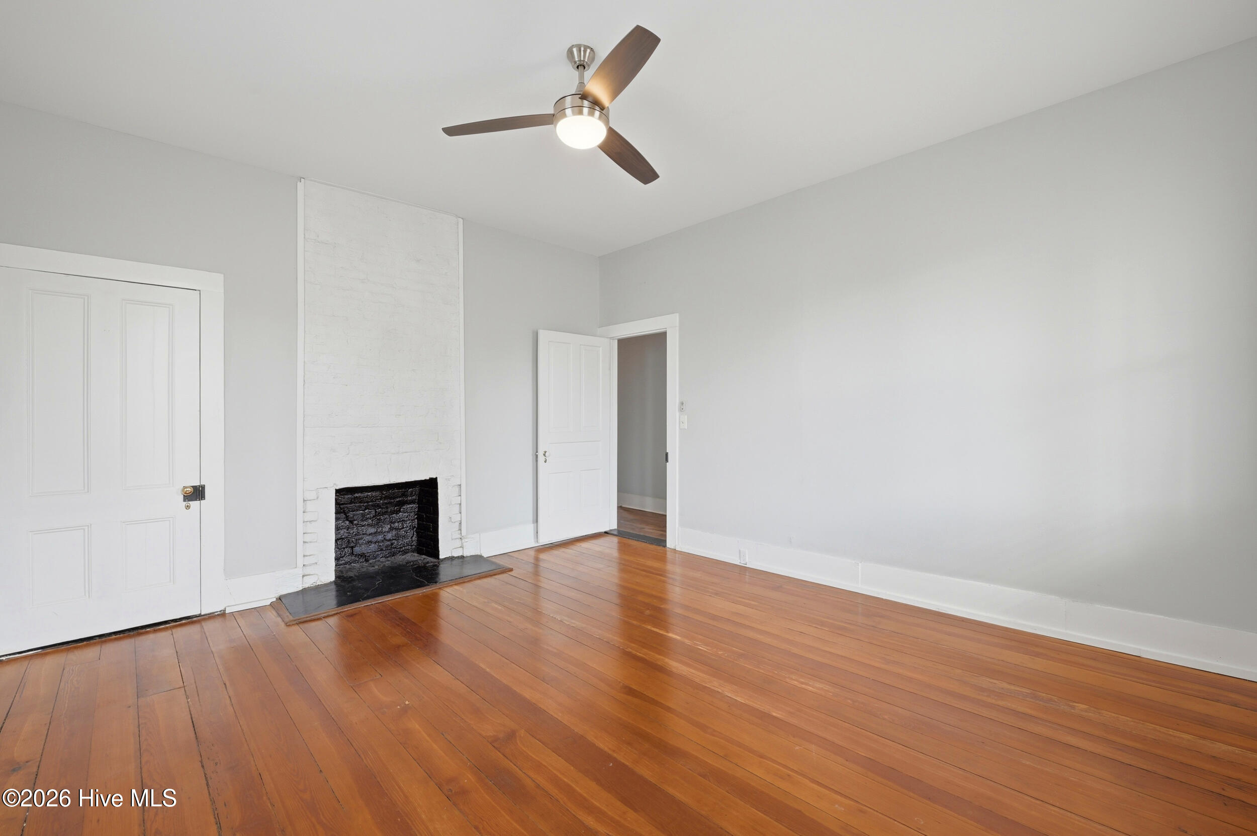 100560571 | Photo 17