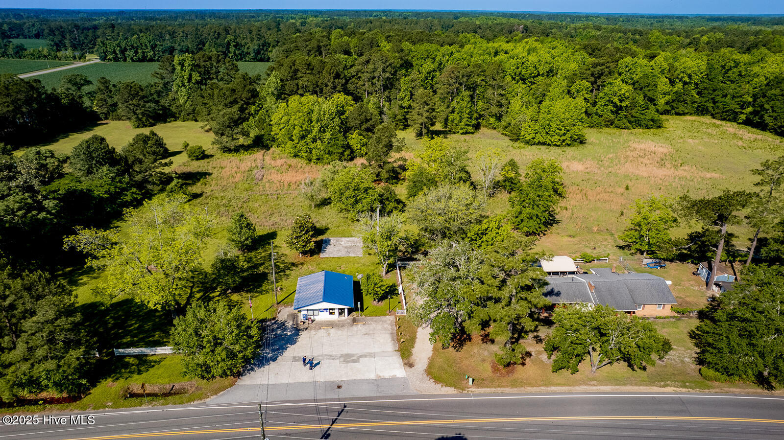 100507211 | Photo 14