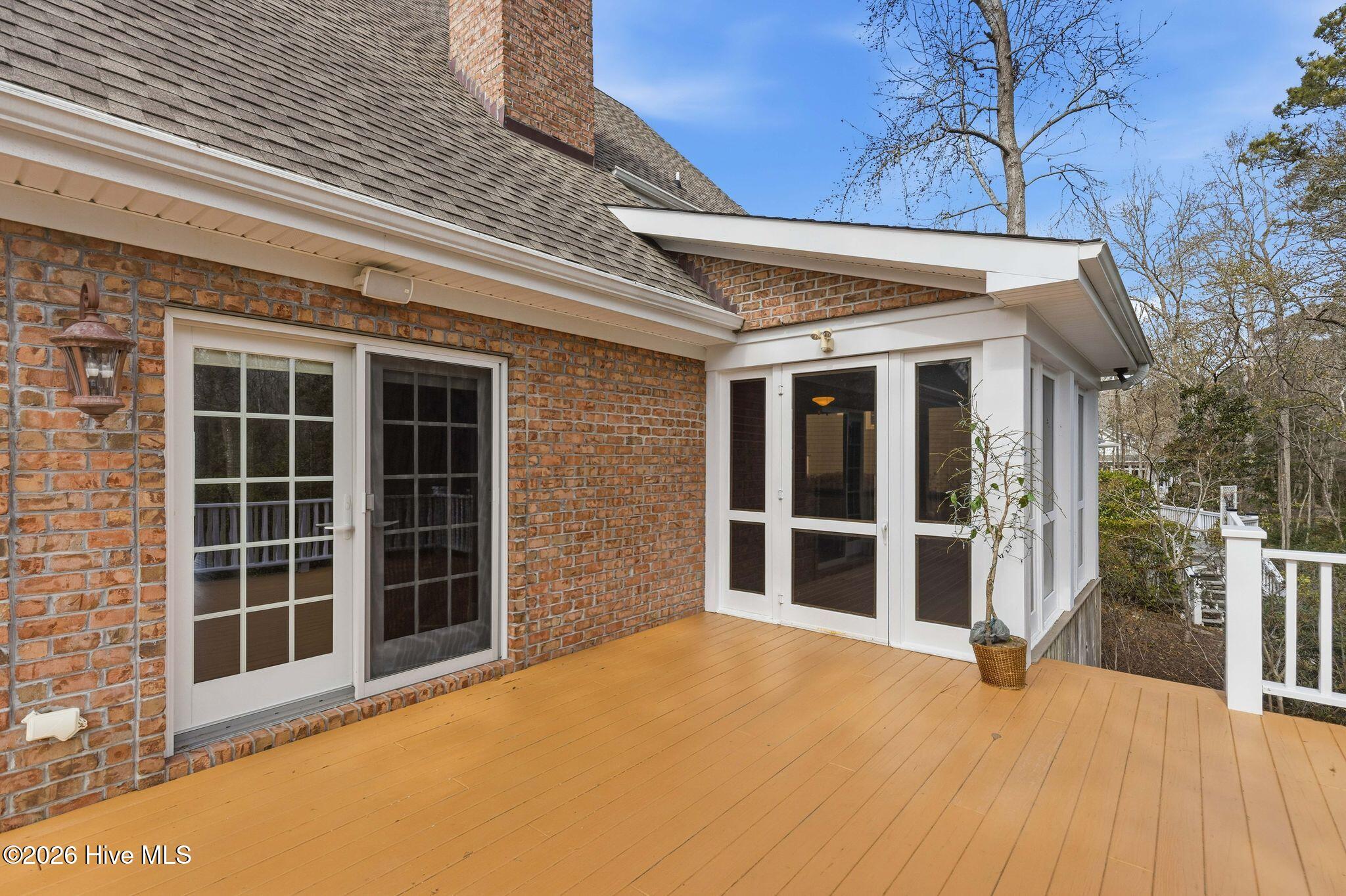 100565083 | Photo 65