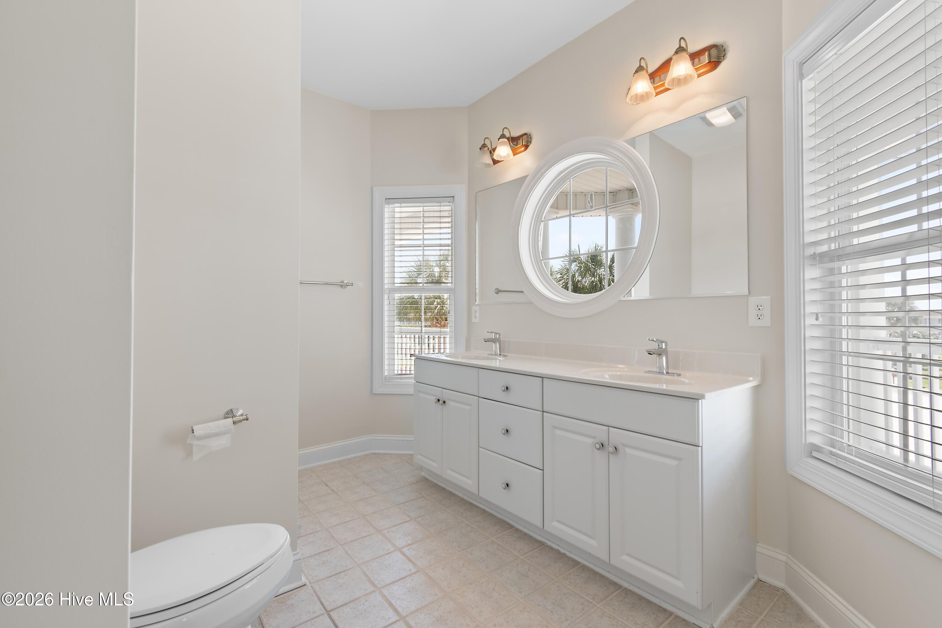 100566574 | Photo 45