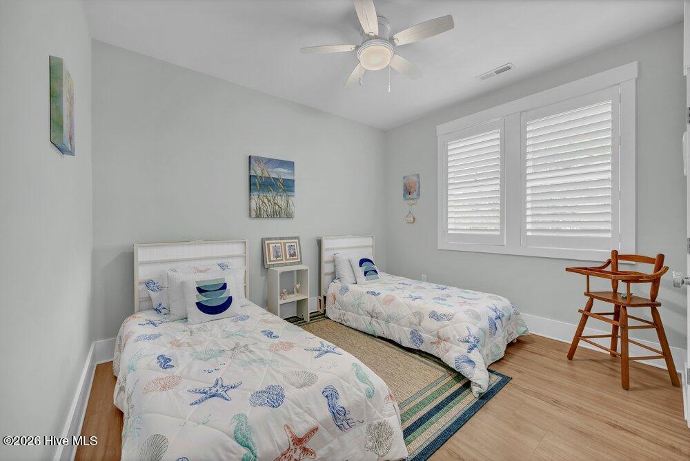 100561584 | Photo 19