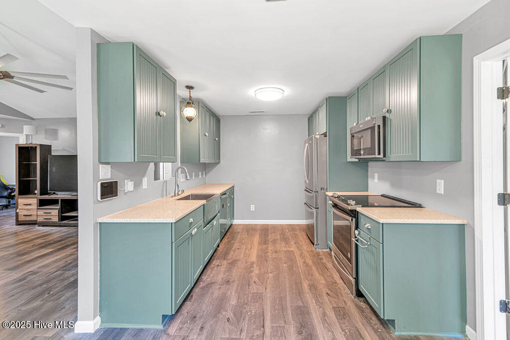 100546198 | Photo 11