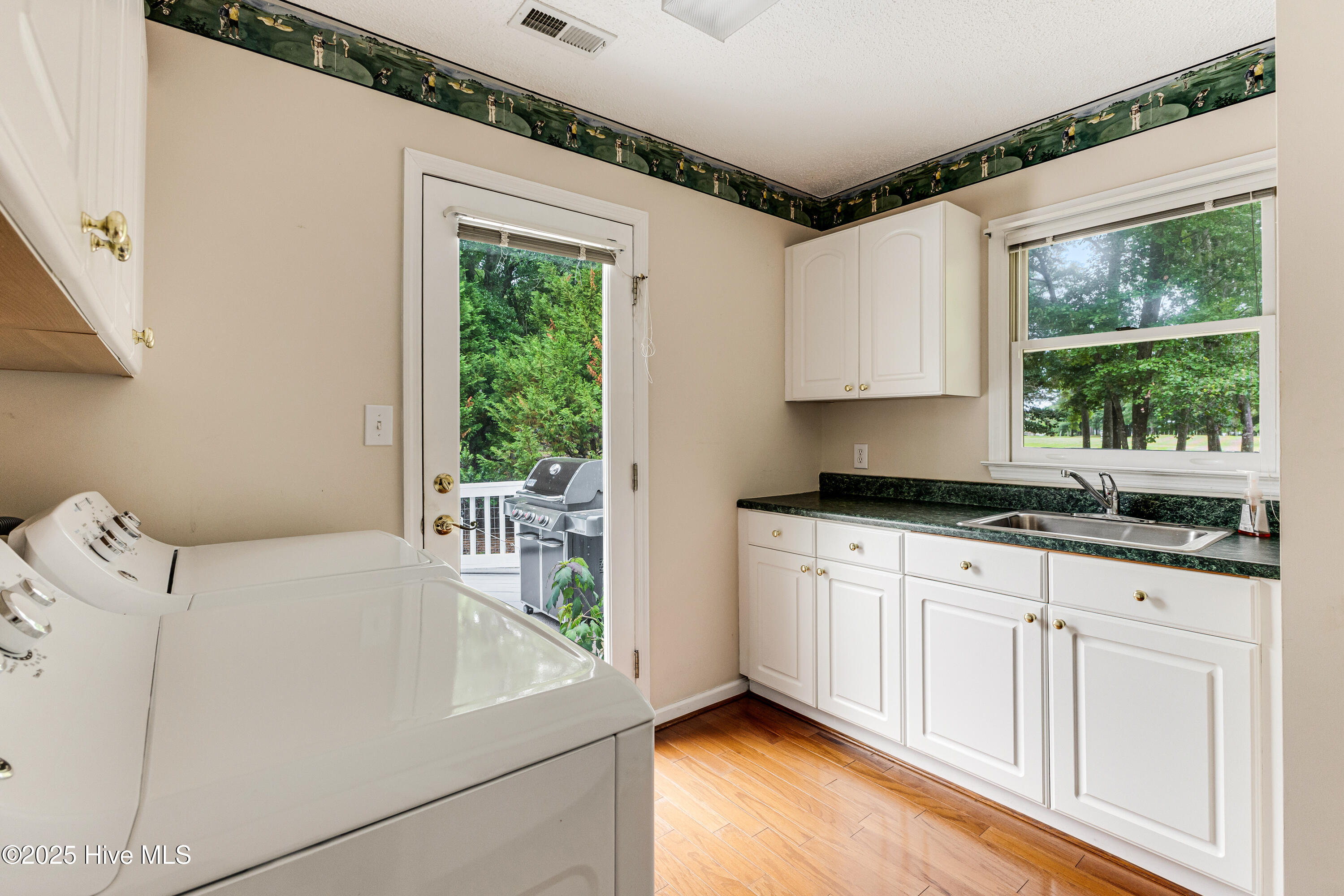 100508279 | Photo 20