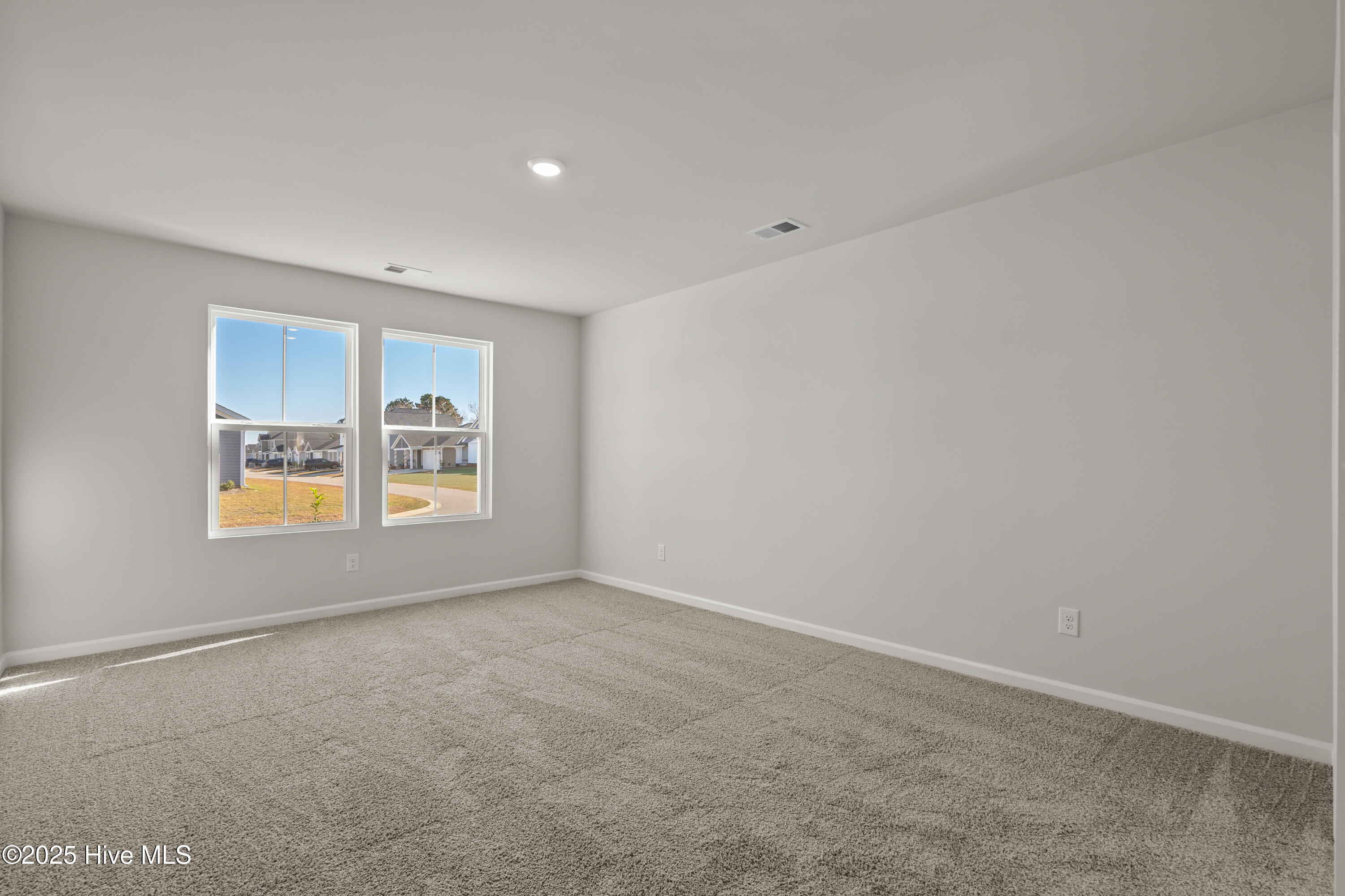 100528310 | Photo 22