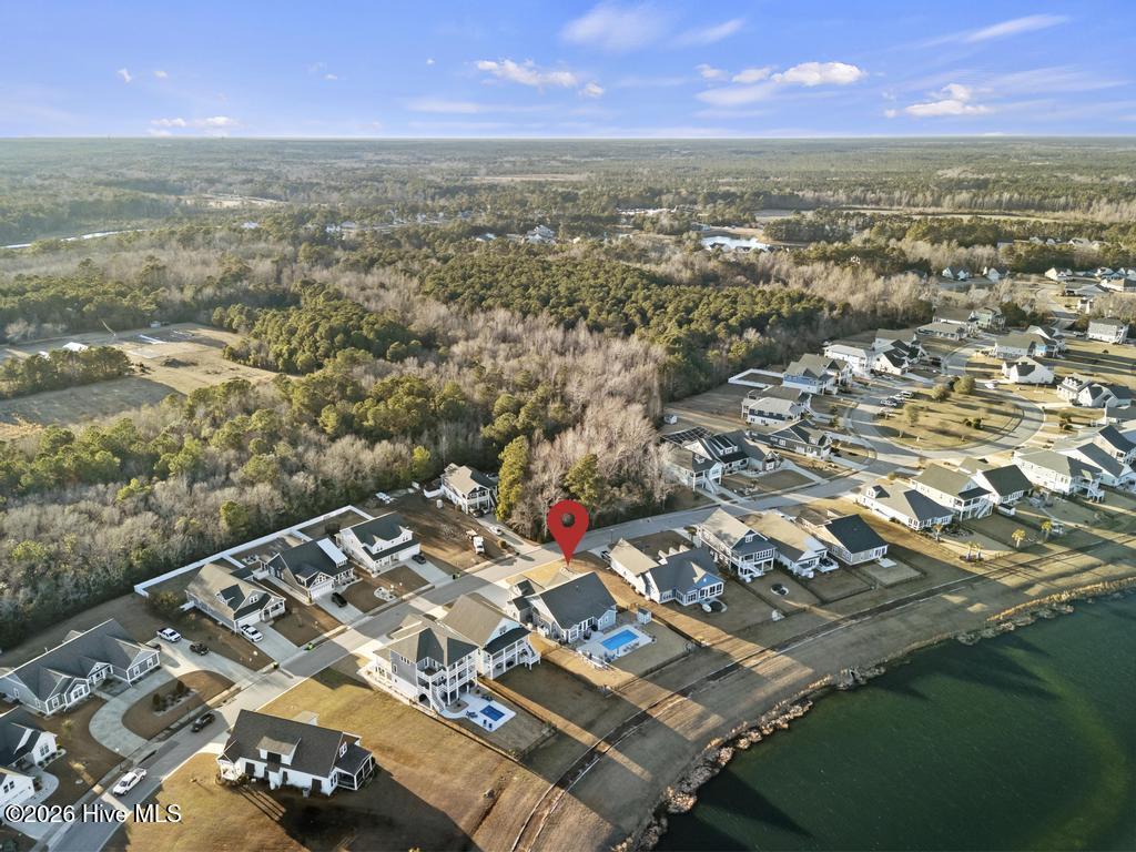 100569844 | Photo 85