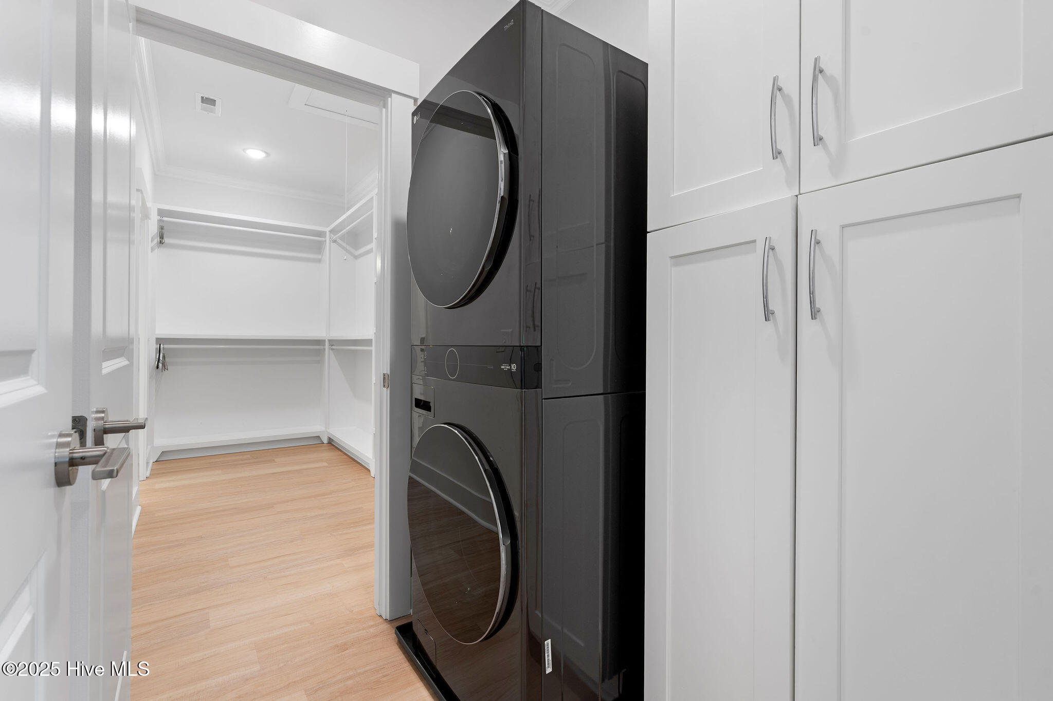 100555658 | Photo 35