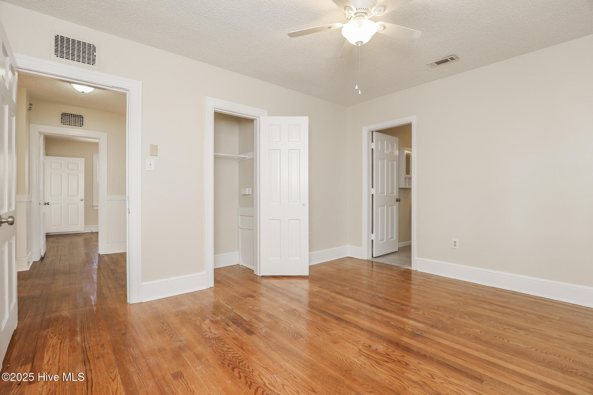 100542091 | Photo 27