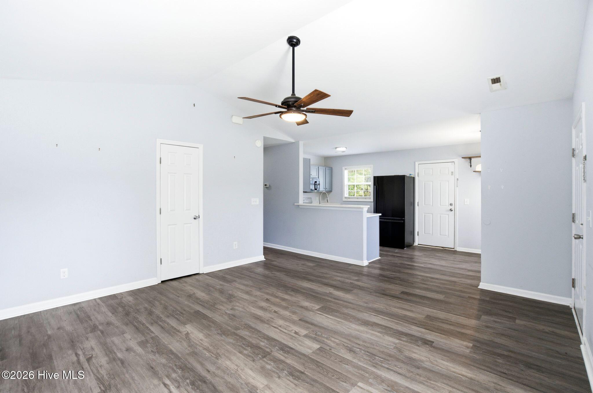 100567407 | Photo 10