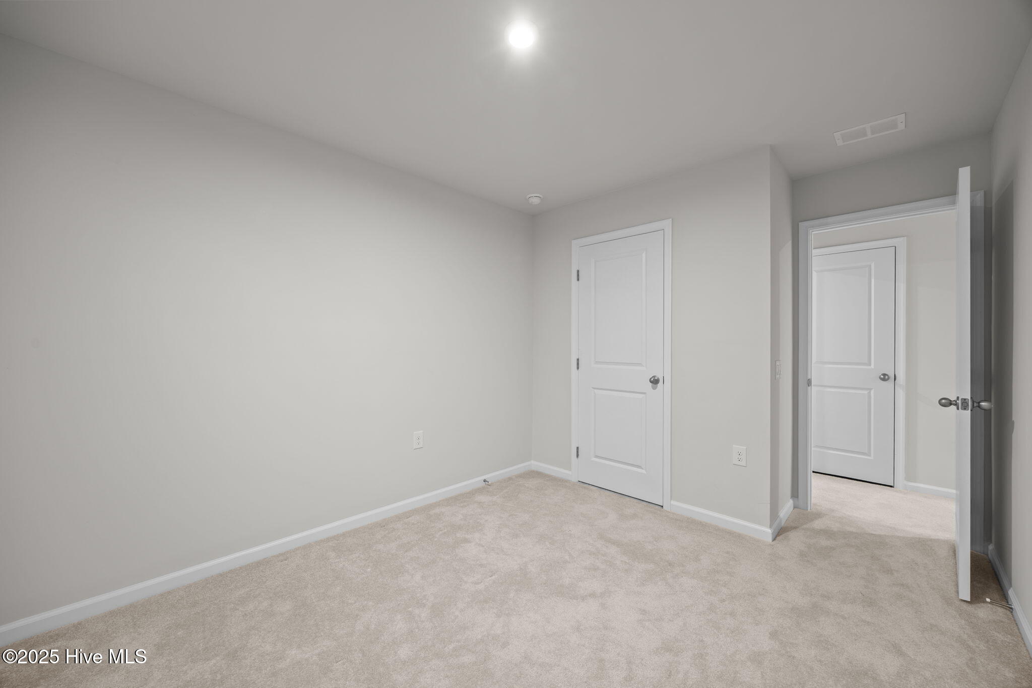 100546281 | Photo 25