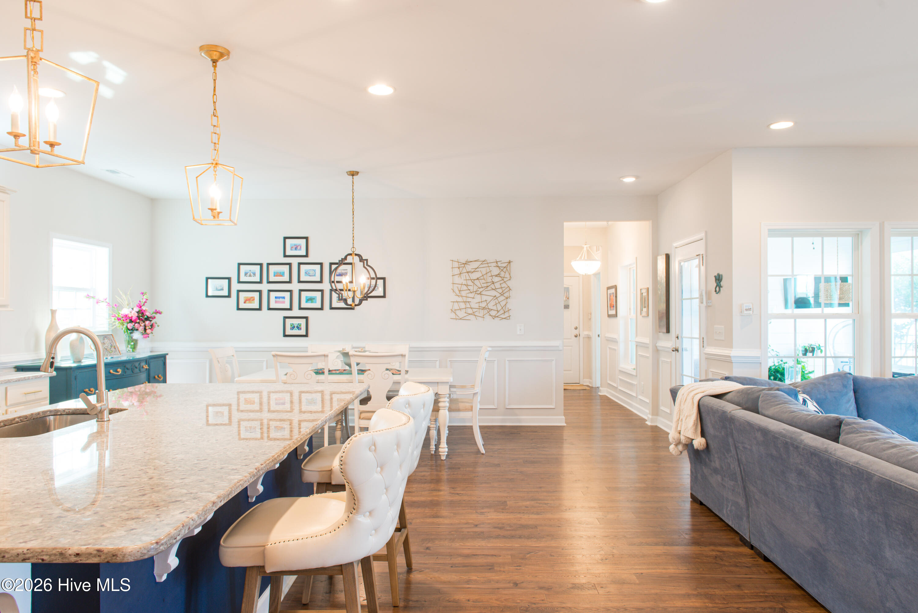 100553432 | Photo 30