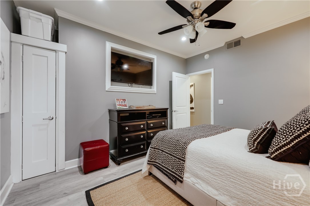 250 W Broad Street 801