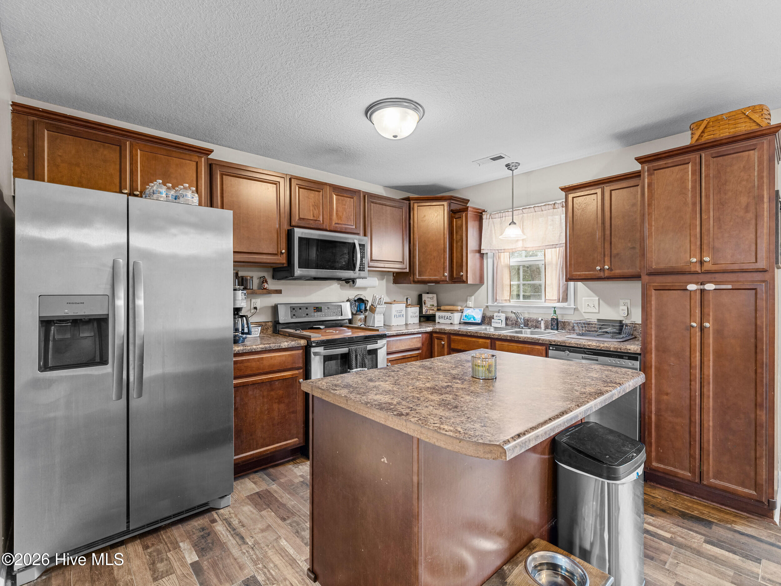 100558064 | Photo 14