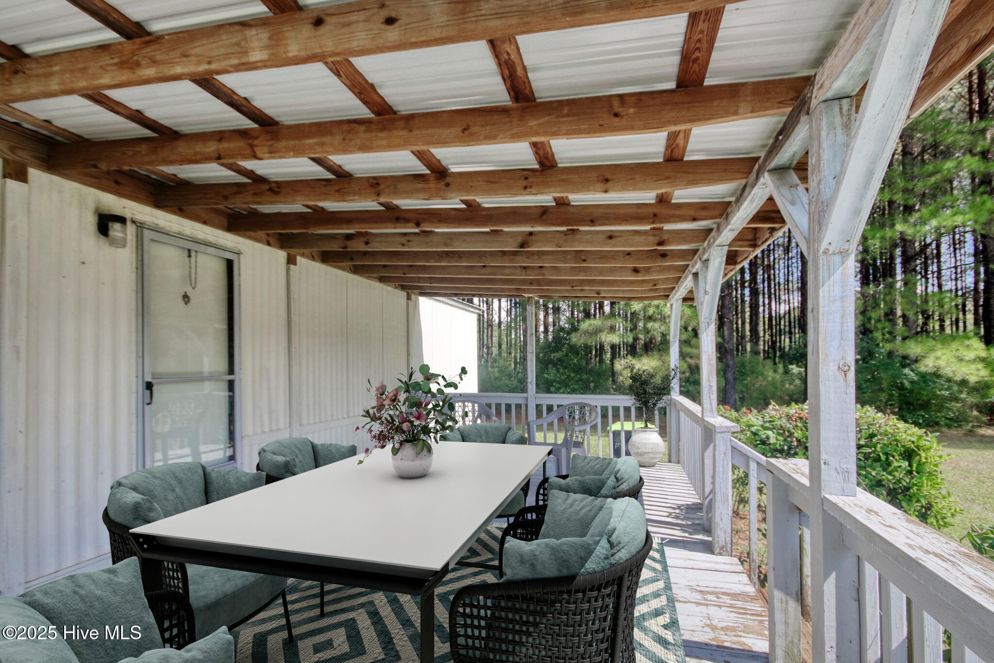 100568016 | Photo 14