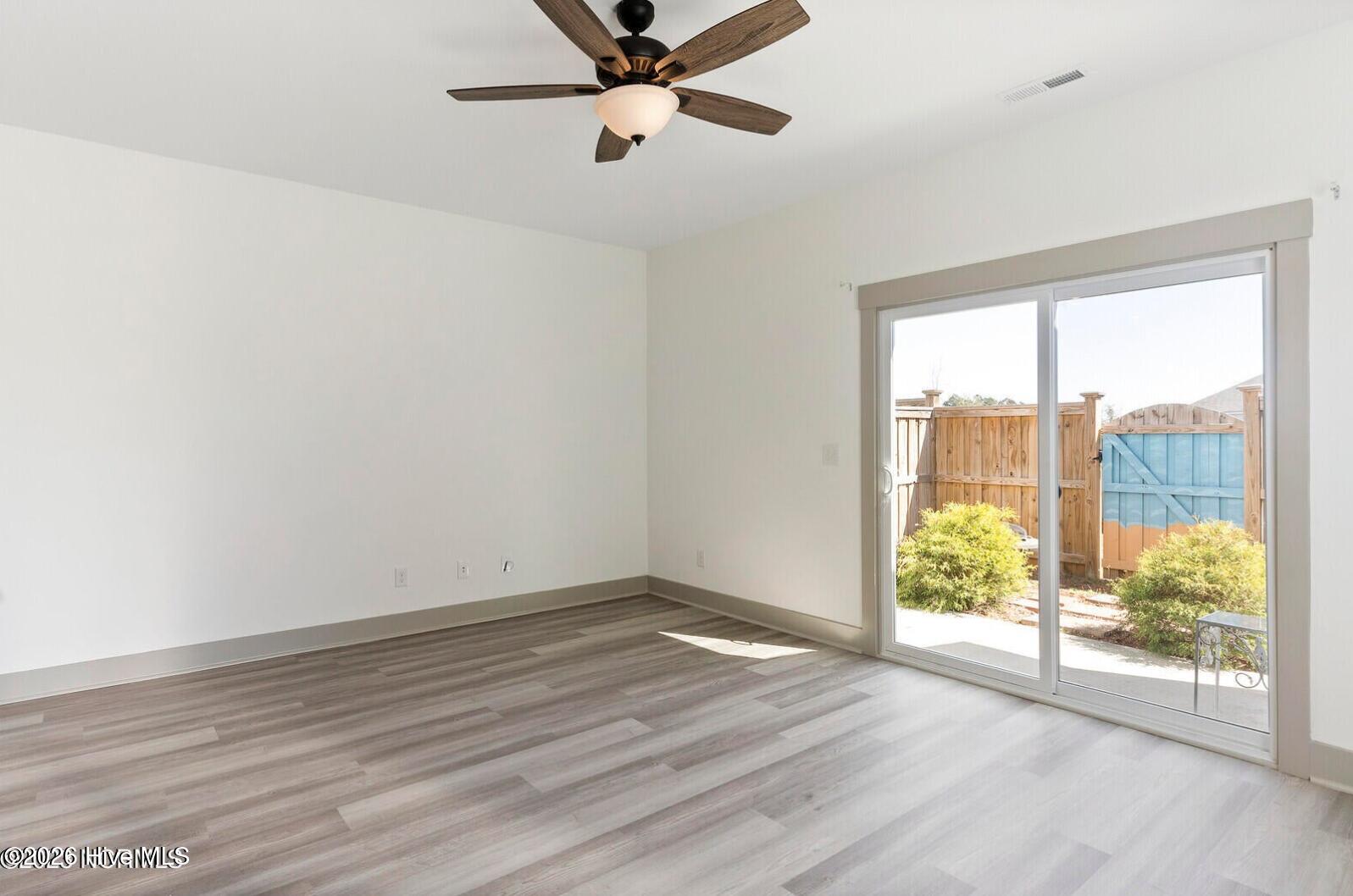 100549464 | Photo 17