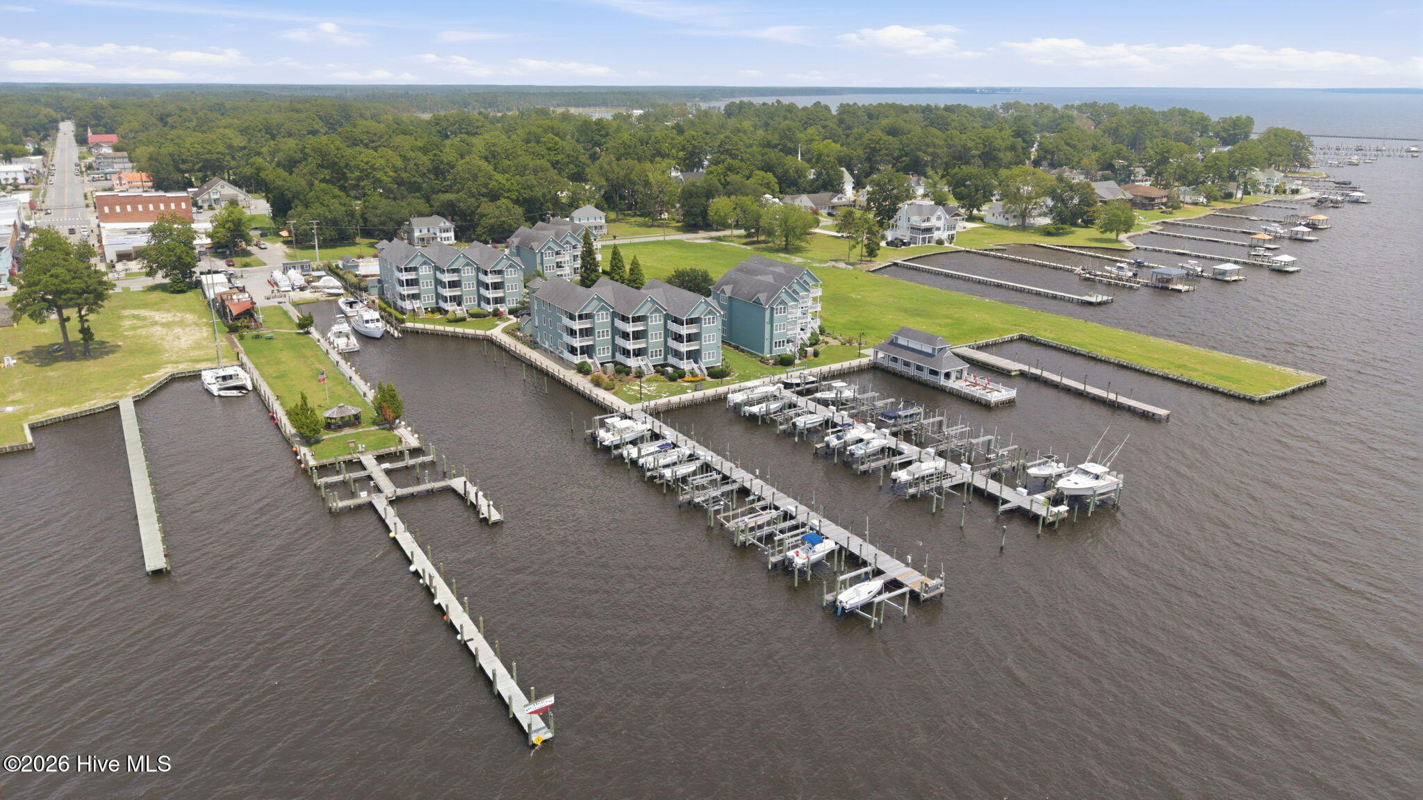 2nd image of 1308 Day Beacon Dr, Belhaven, NC 27810