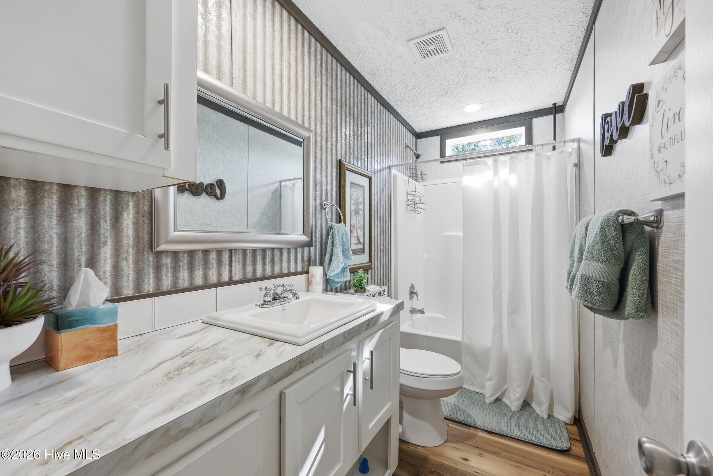 100567202 | Photo 20