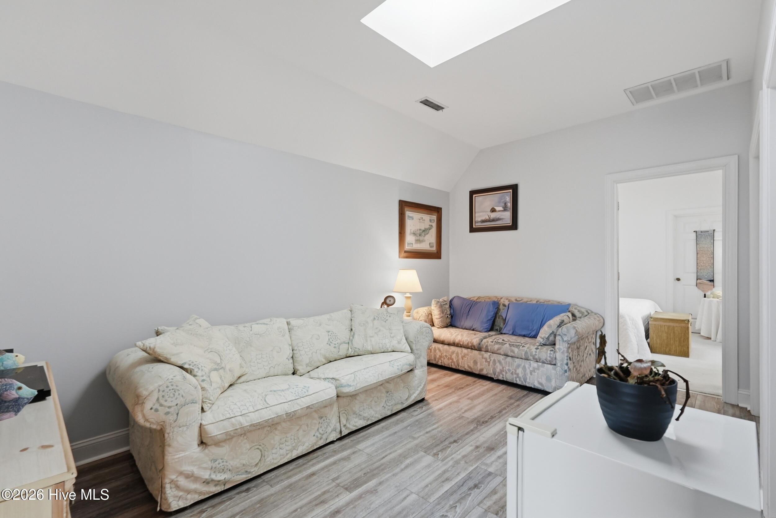 100561994 | Photo 48