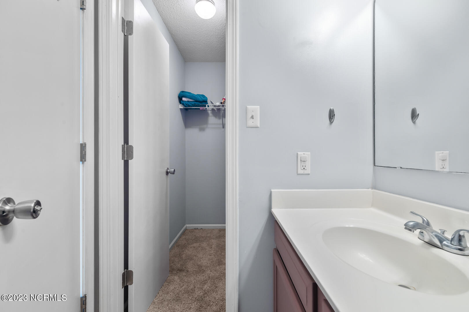 100542320 | Photo 33