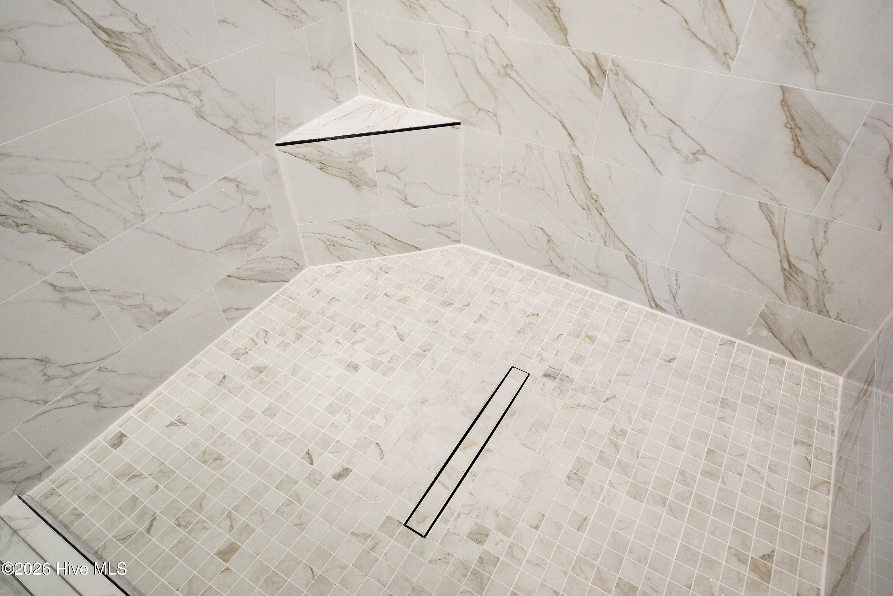 100557484 | Photo 40