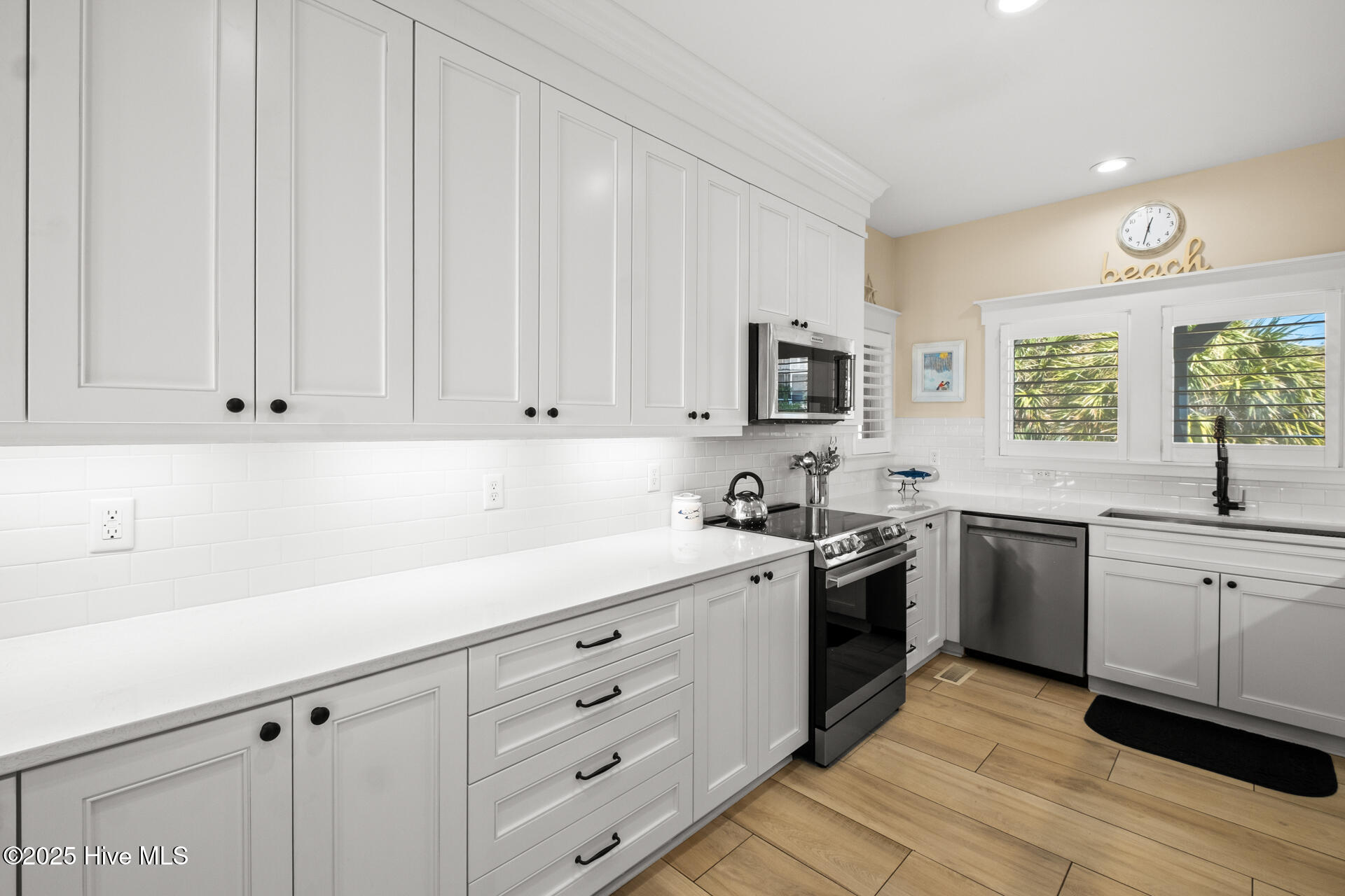 100523176 | Photo 10