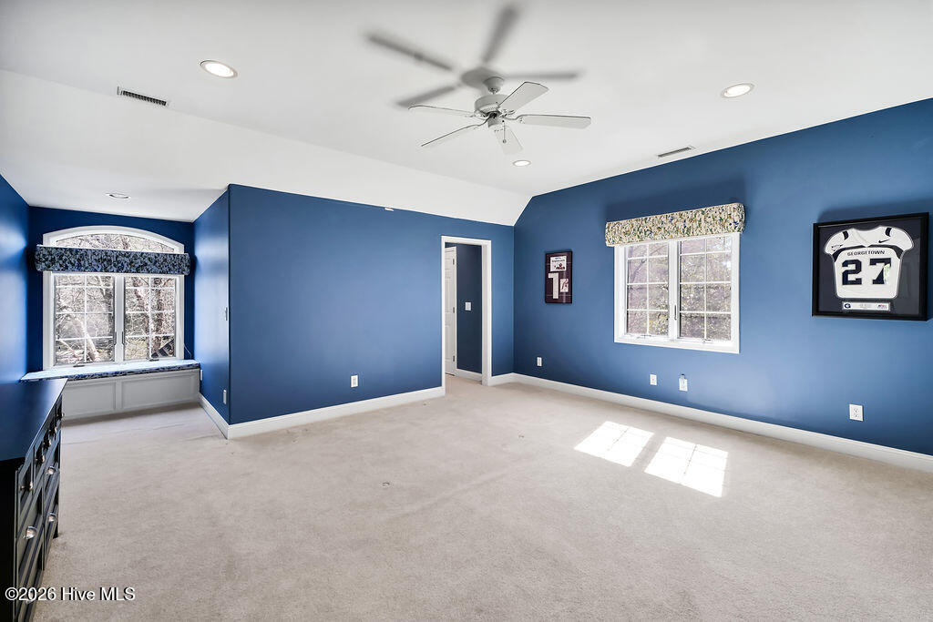 100564190 | Photo 48