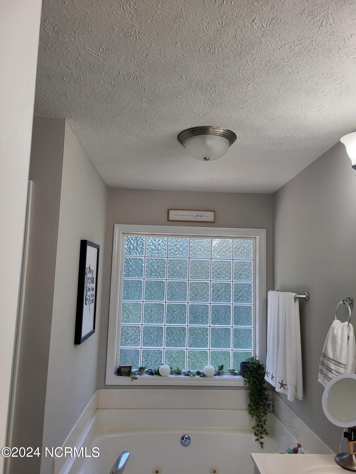 100568471 | Photo 29