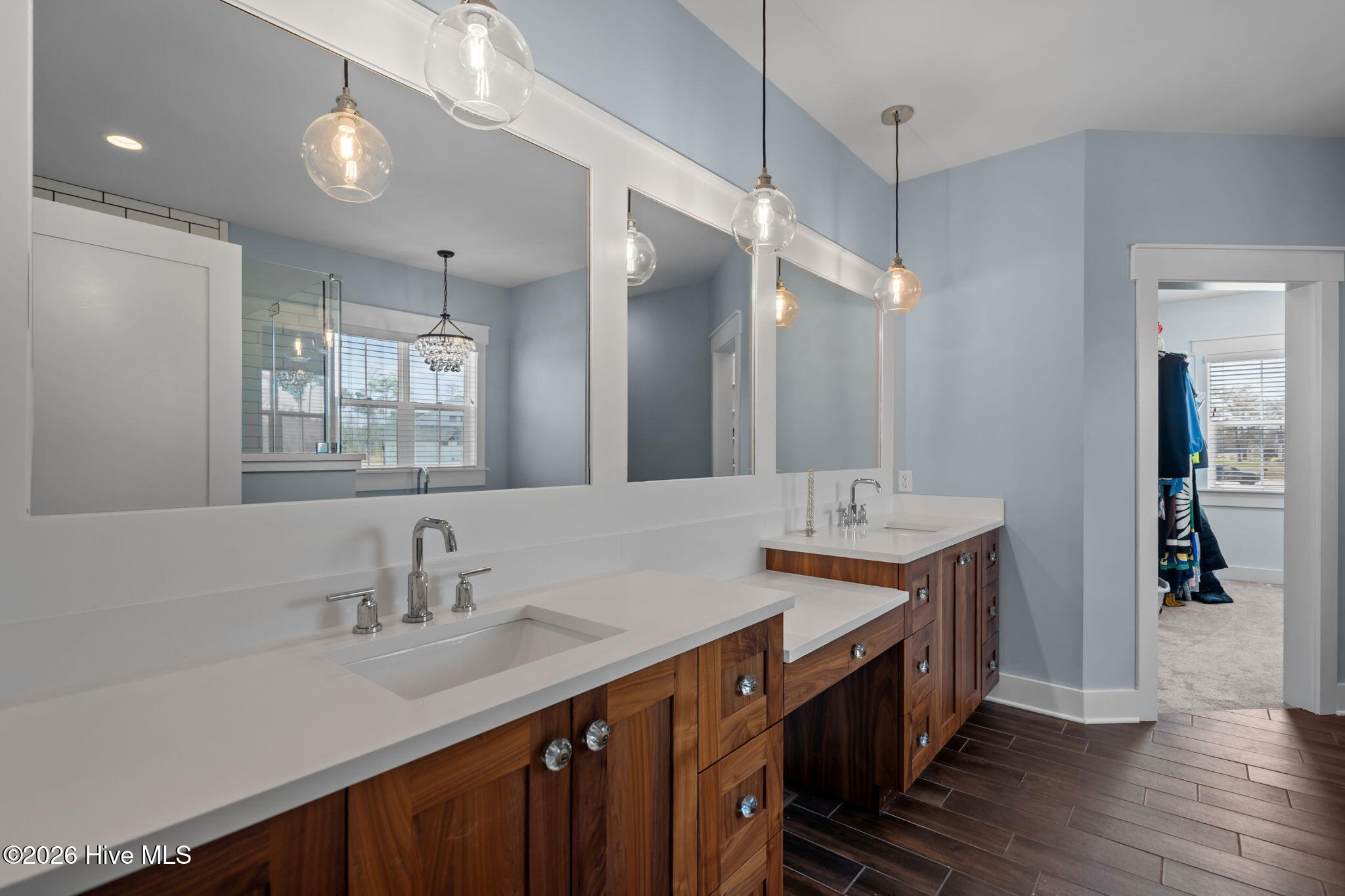 100563591 | Photo 22