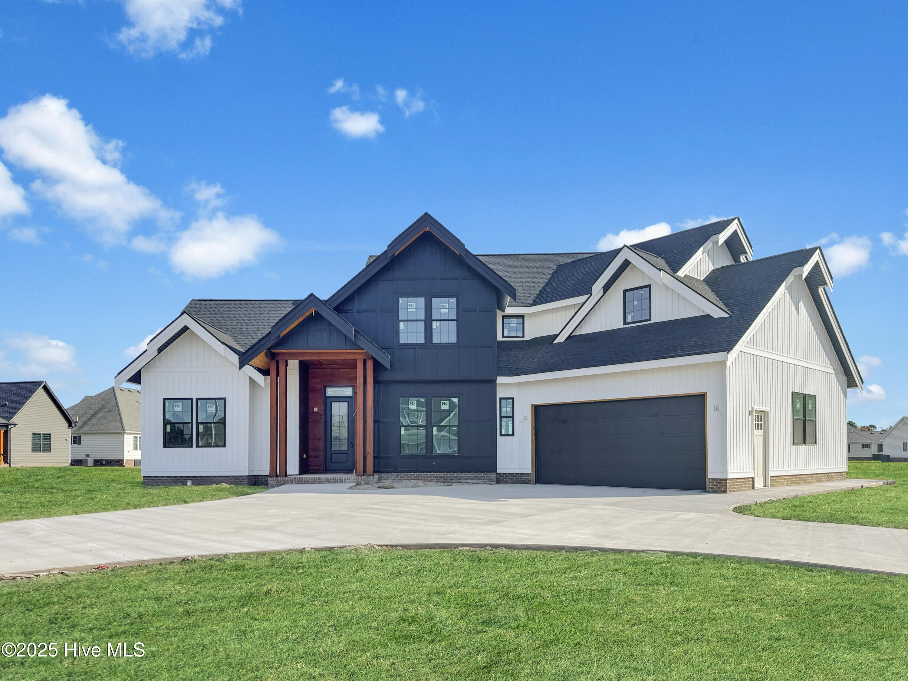 Homes for sale in Elizabeth City, NC | 1111 Staysail Dr, Elizabeth City, NC 27909 | MLS# 100539862