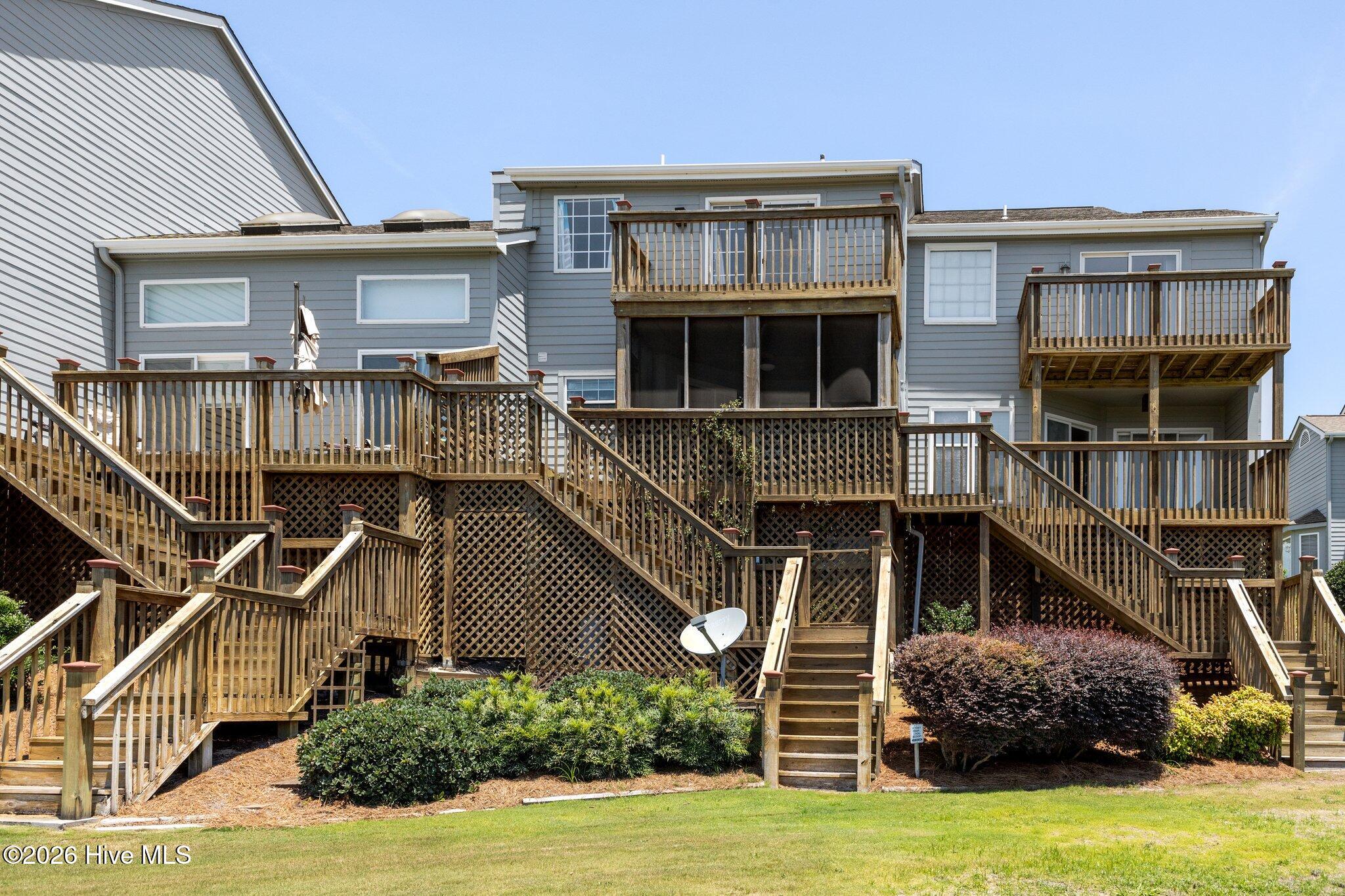 8711 Emerald Plantation Road 302,Emerald Isle