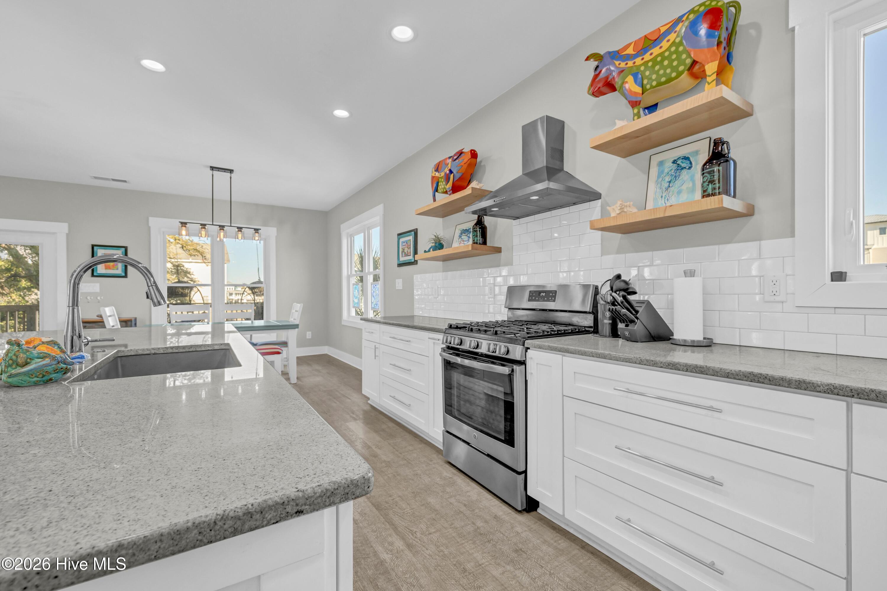 100549808 | Photo 11