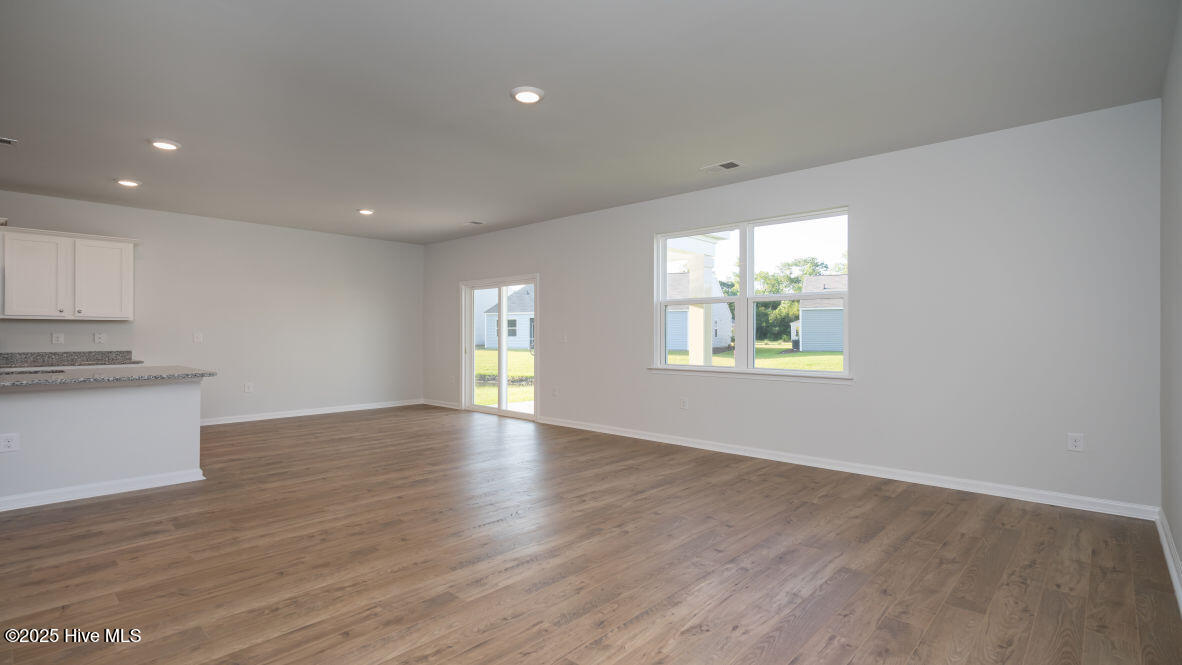 100530147 | Photo 20