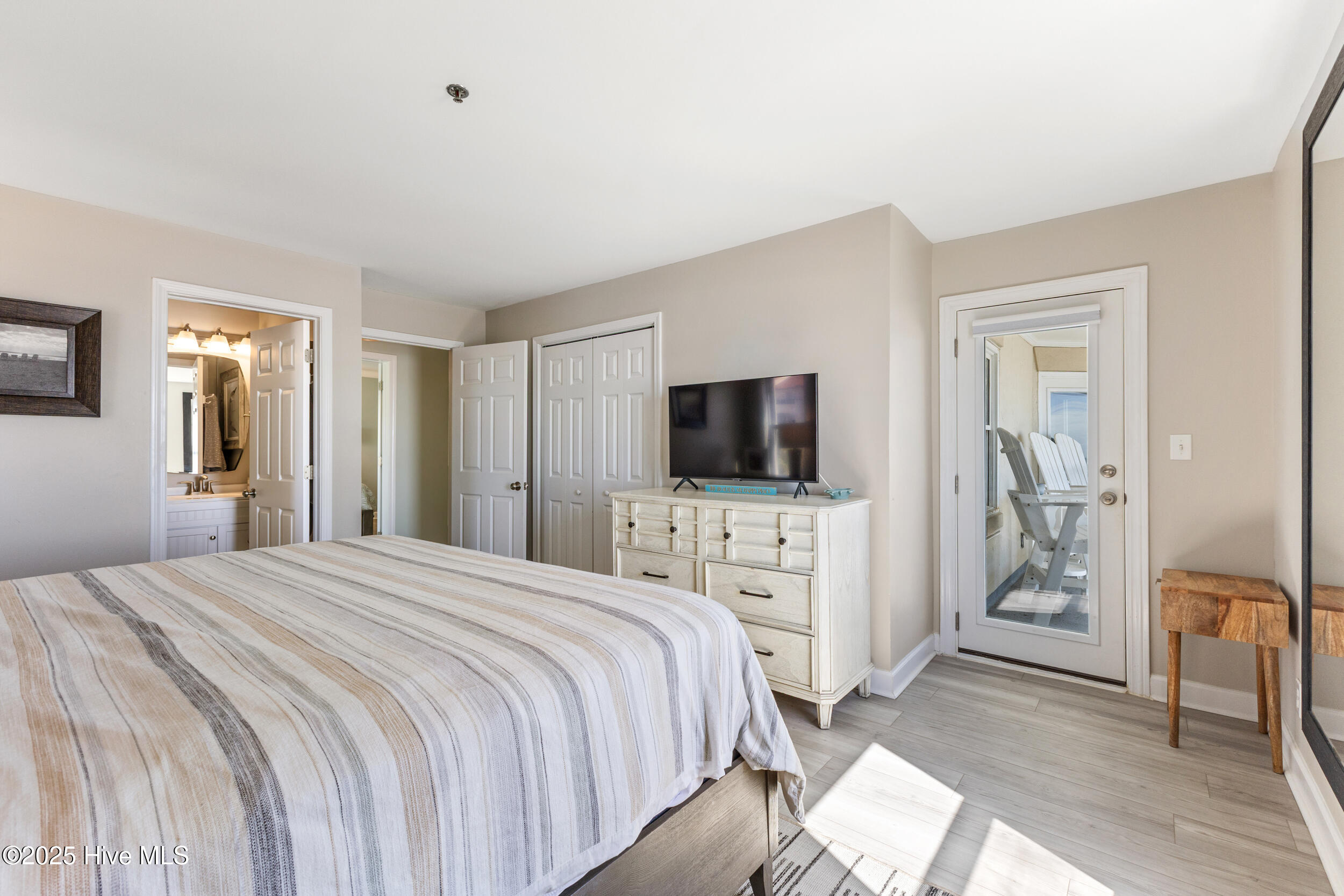 100536018 | Photo 23