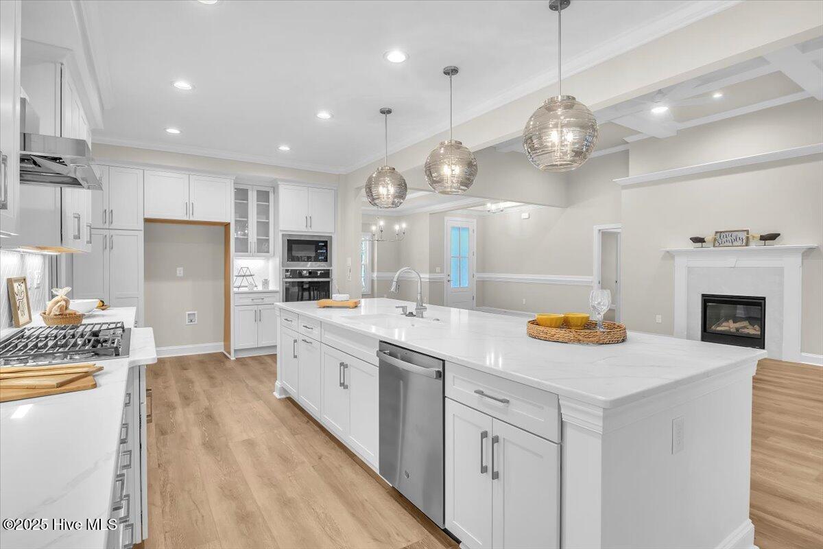 100505838 | Photo 19